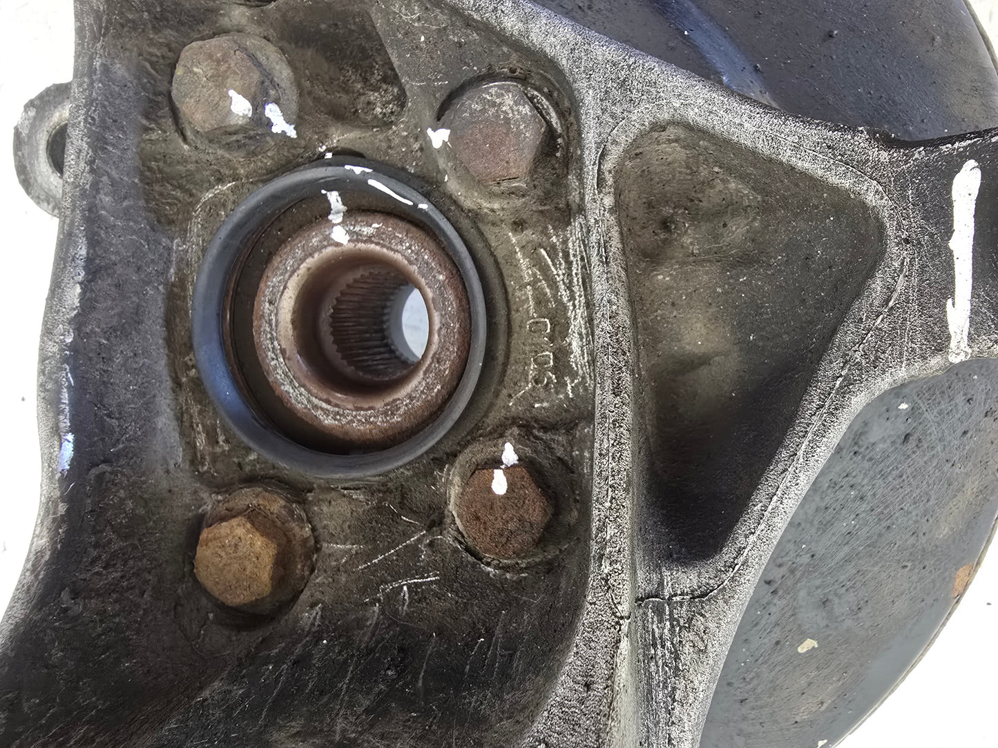 Volvo V40 2012-2016 Front Passenger Hub Assembly 1381651 — photo 12