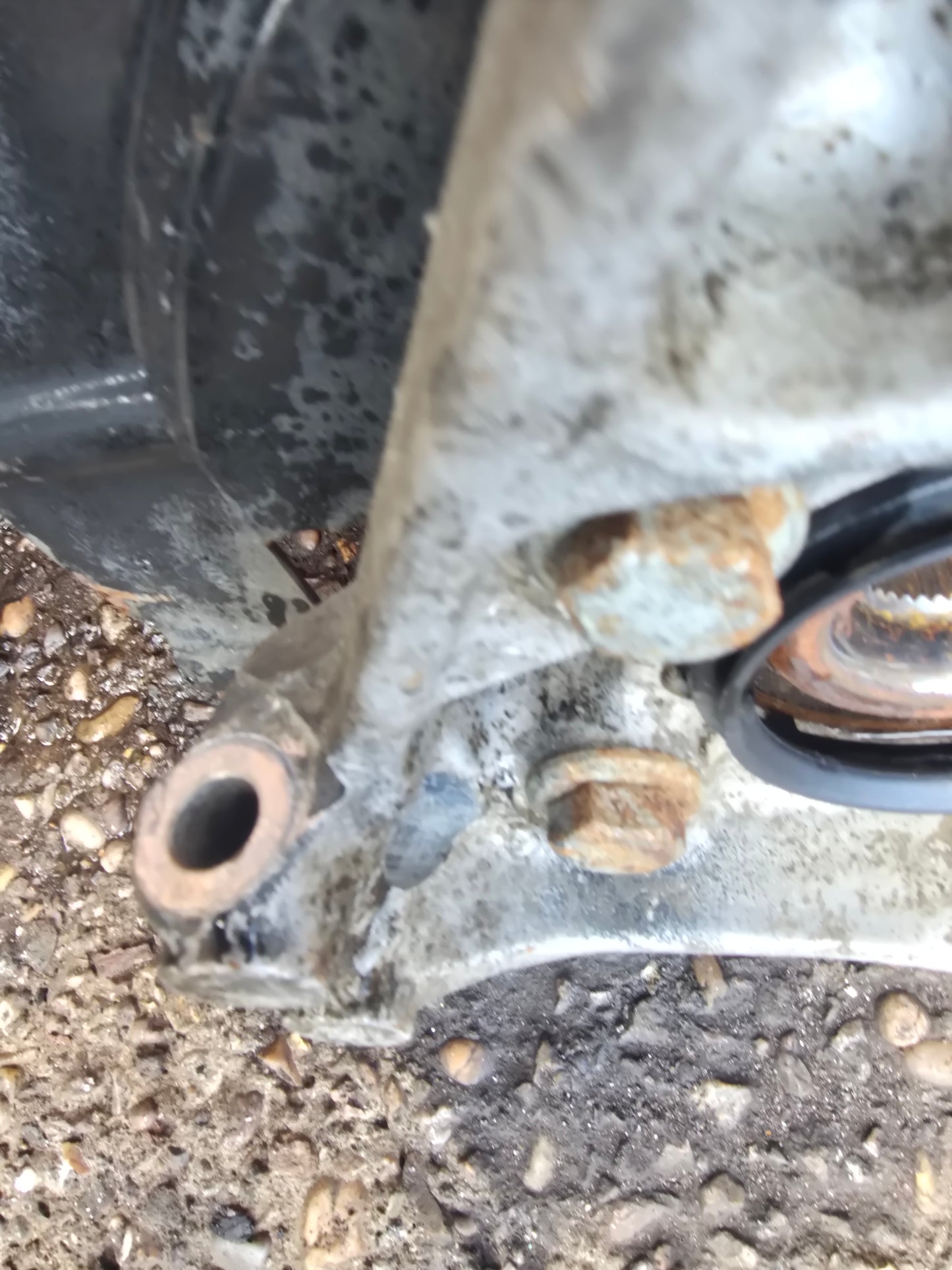 Volvo V40 Cross Country 2012-2019 Front Left Hub Assembly — photo 8