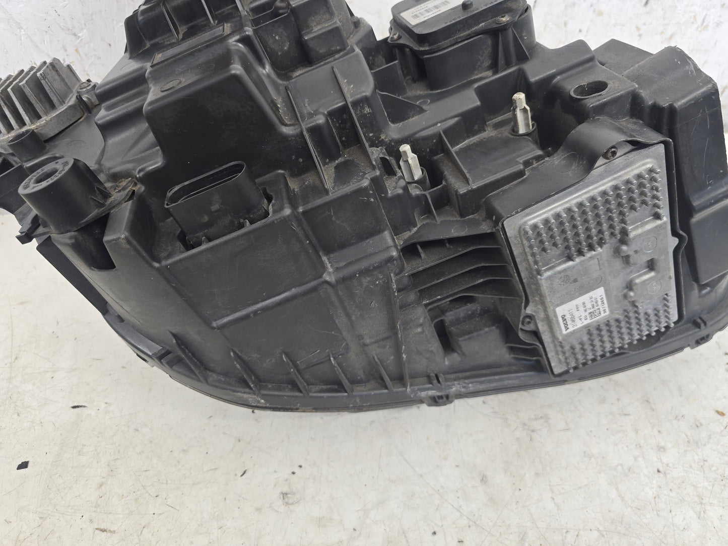 2015-2018 Volvo XC90 II Left LED Headlight 31446882 — Genuine OEM Passenger Side, VRAC Grade A