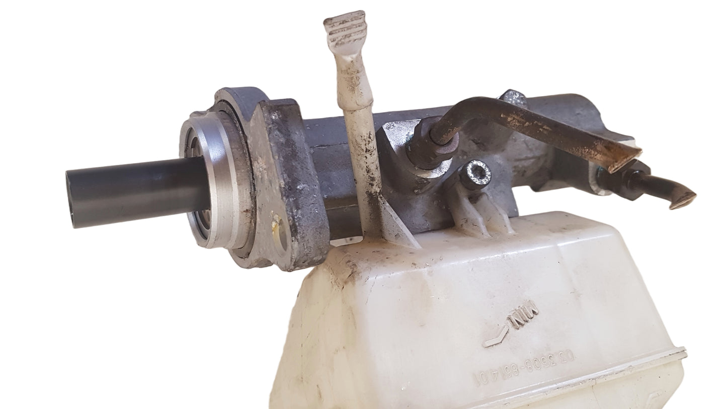 2007 Volvo XC90 D5 I275 Brake Master Cylinder 2.4 Diesel Auto RHD