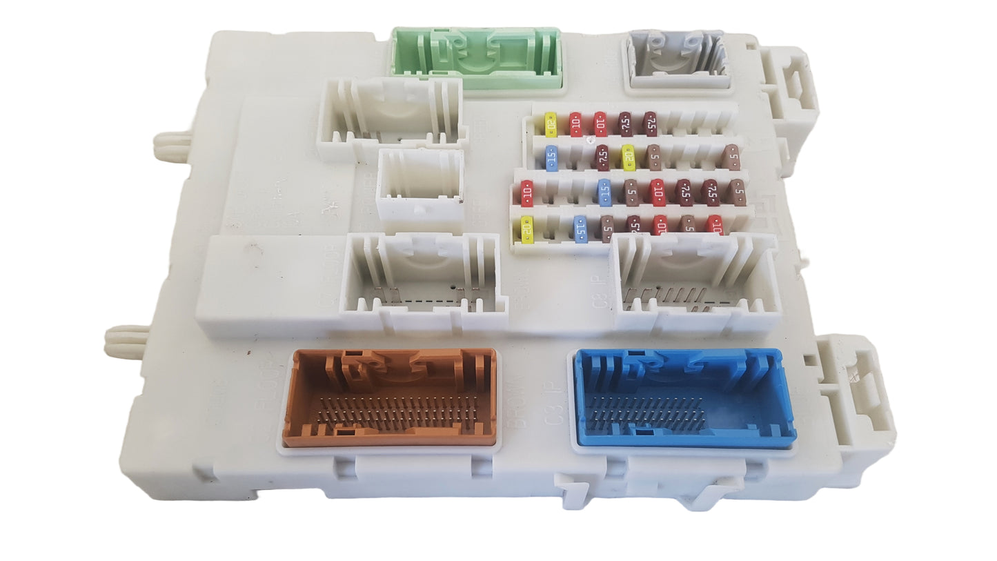 2015 Volvo V40 T2 Central Electronic Module CEM 31394964
