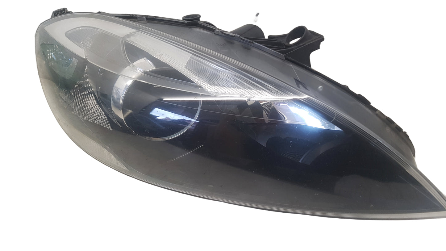 2016 Volvo V40 III Right Driver Side Headlight 31420010