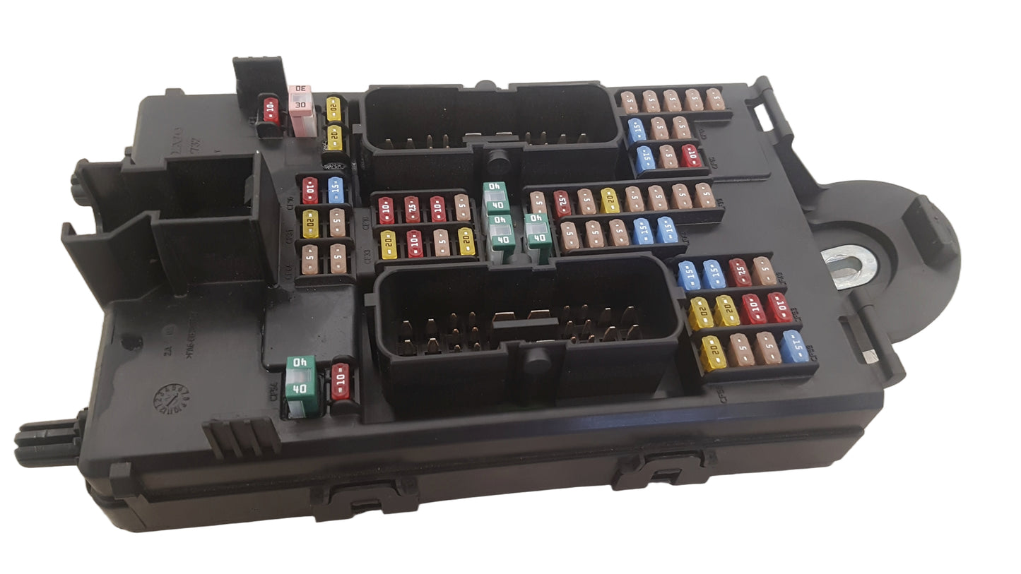 2016-2023 Volvo XC90 T8 Interior Fuse Box 31682732
