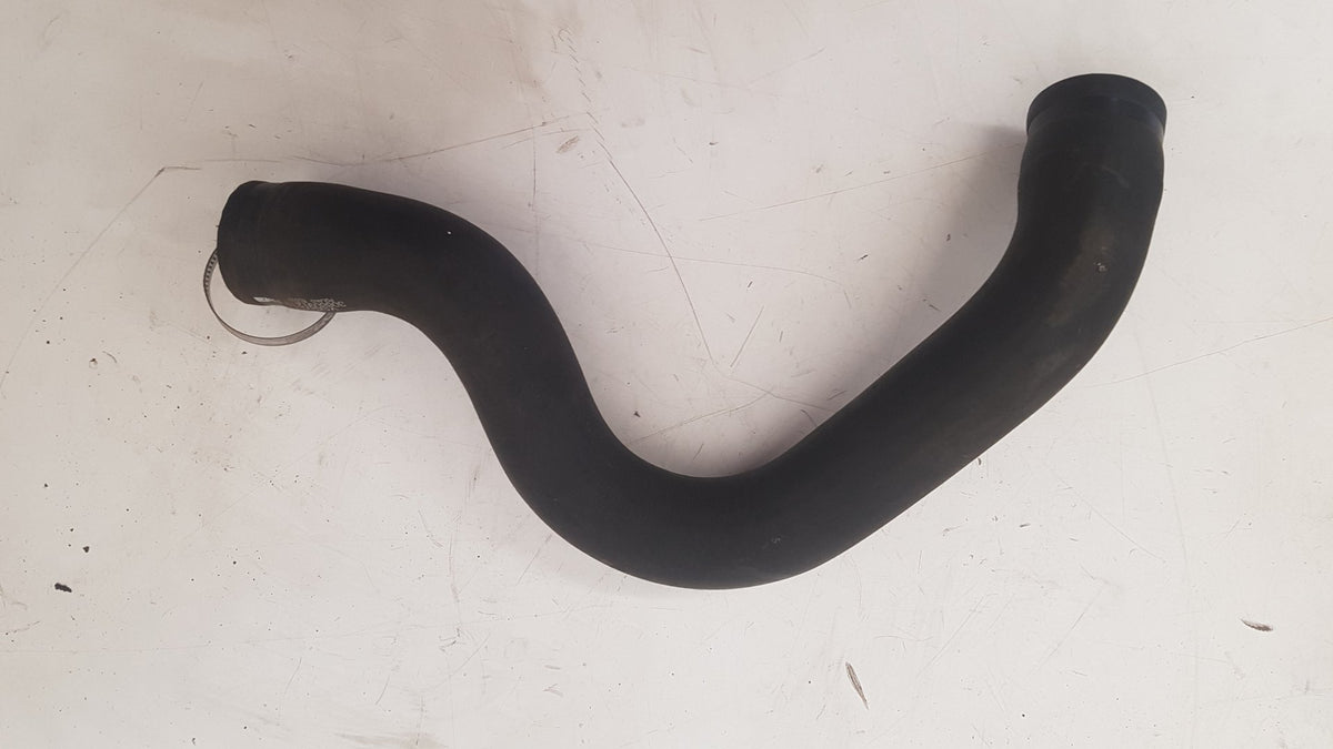2000-2007 Volvo V70 MK2 Upper Radiator Top Hose 30680912