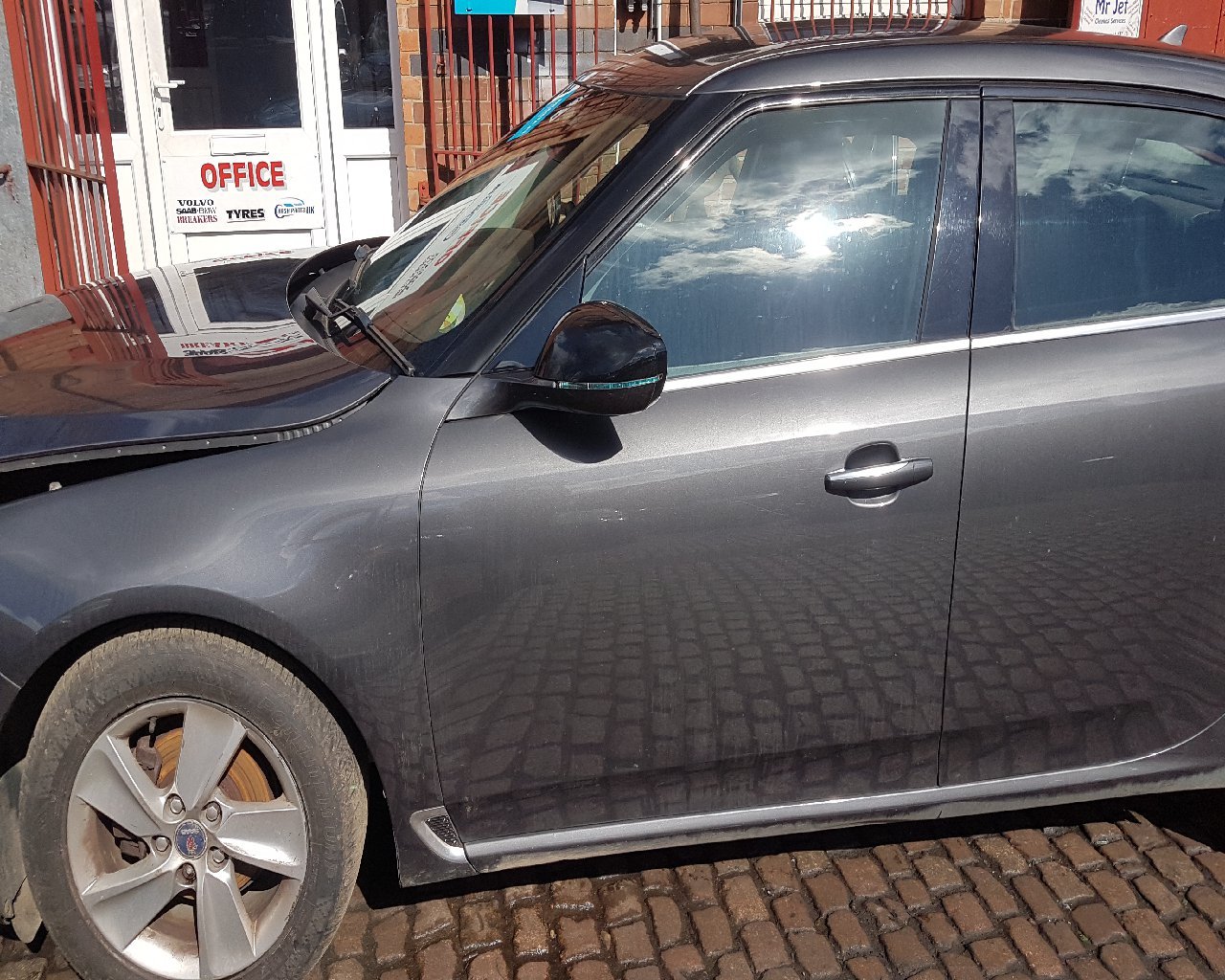 2010 - 2012 Saab 9-5 Saloon DOOR - BARE (FRONT DRIVER SIDE)