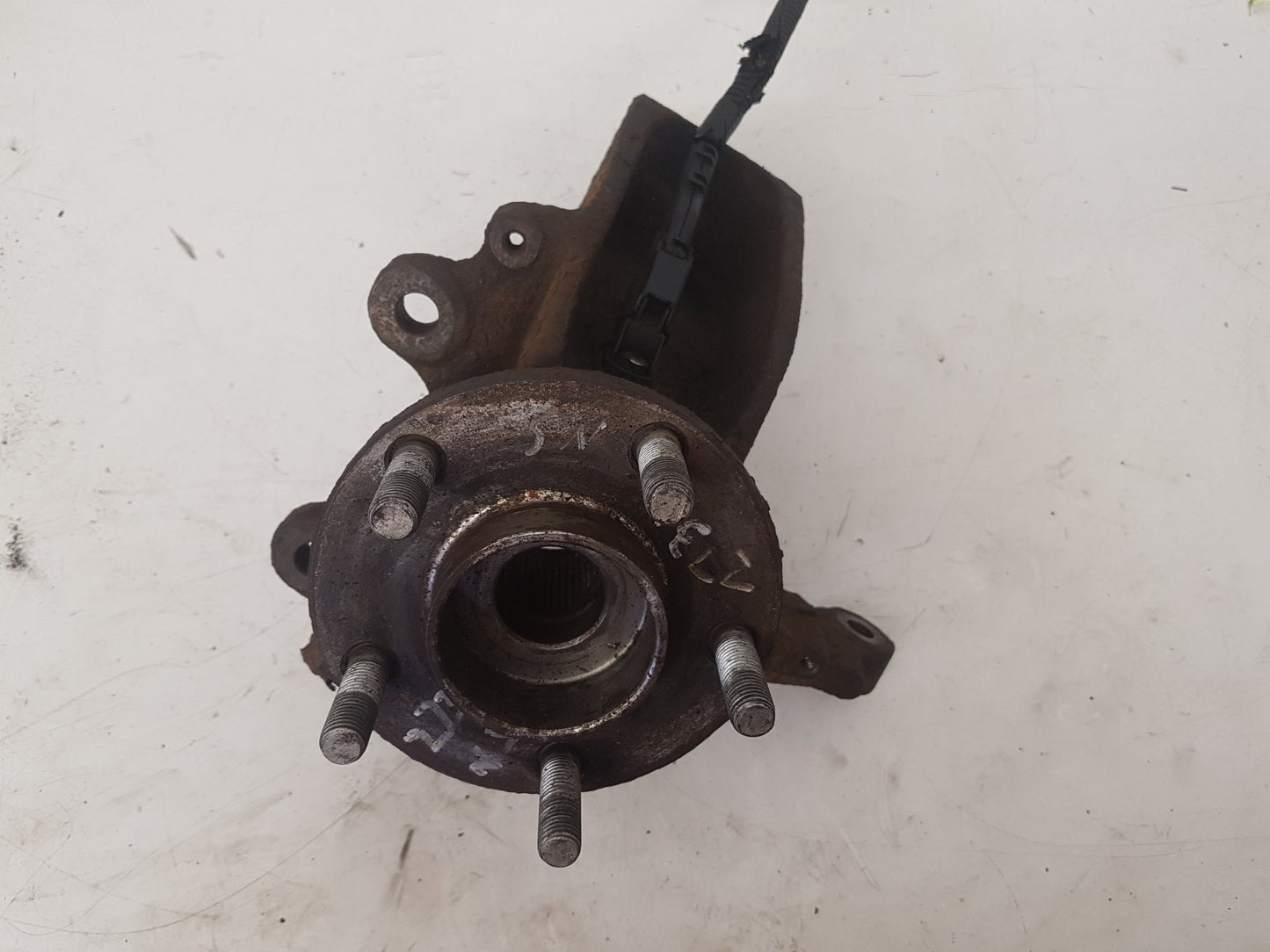 2007 - 2013 Volvo C70 Convertible Left Front Hub Assembly 3M513K171
