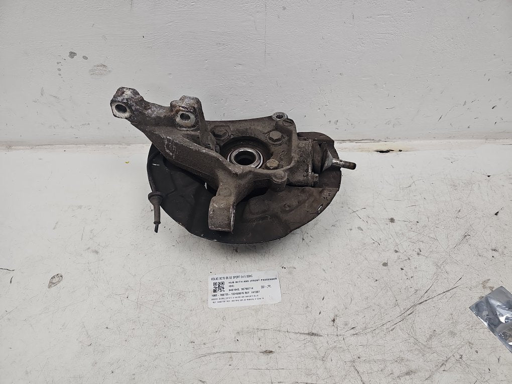 2001 - 2008 Volvo XC70 Estate Left Front Hub Assembly 9461943
