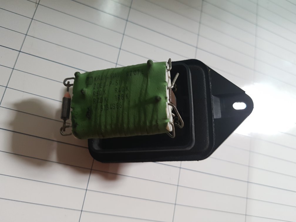 1998 - 2005 Volvo C70 Heater Fan Resistor 9134966