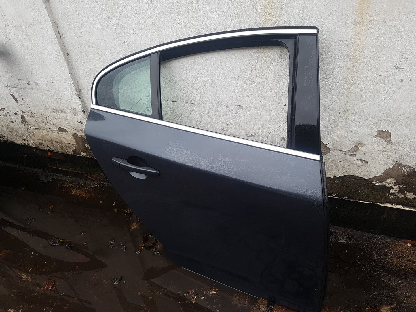 2010-2013 Volvo S60 Rear Driver Side Bare Door 492 Savile Grey 32228975