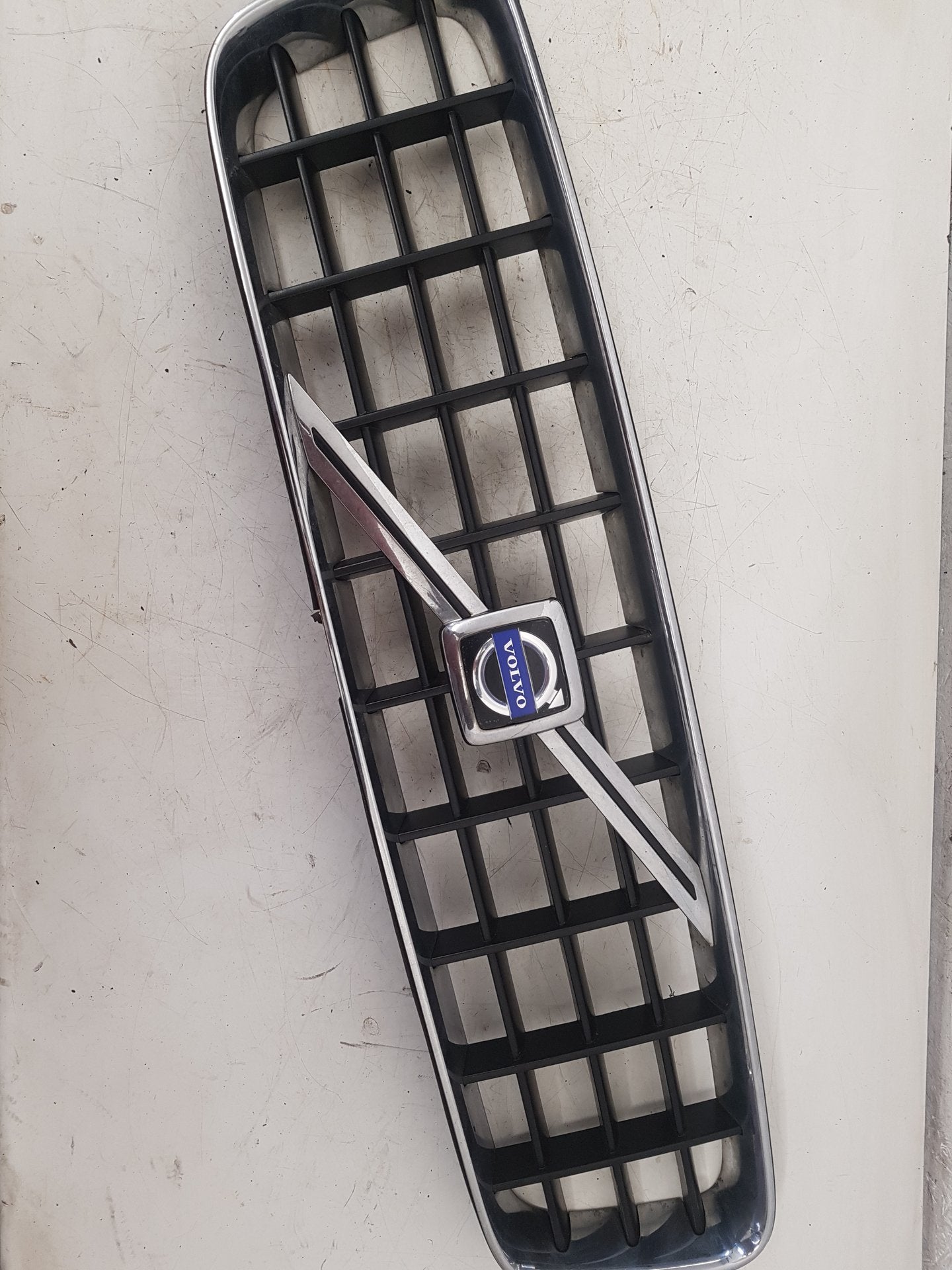 2003 - 2010 Volvo XC90 Estate FRONT GRILL 8620641