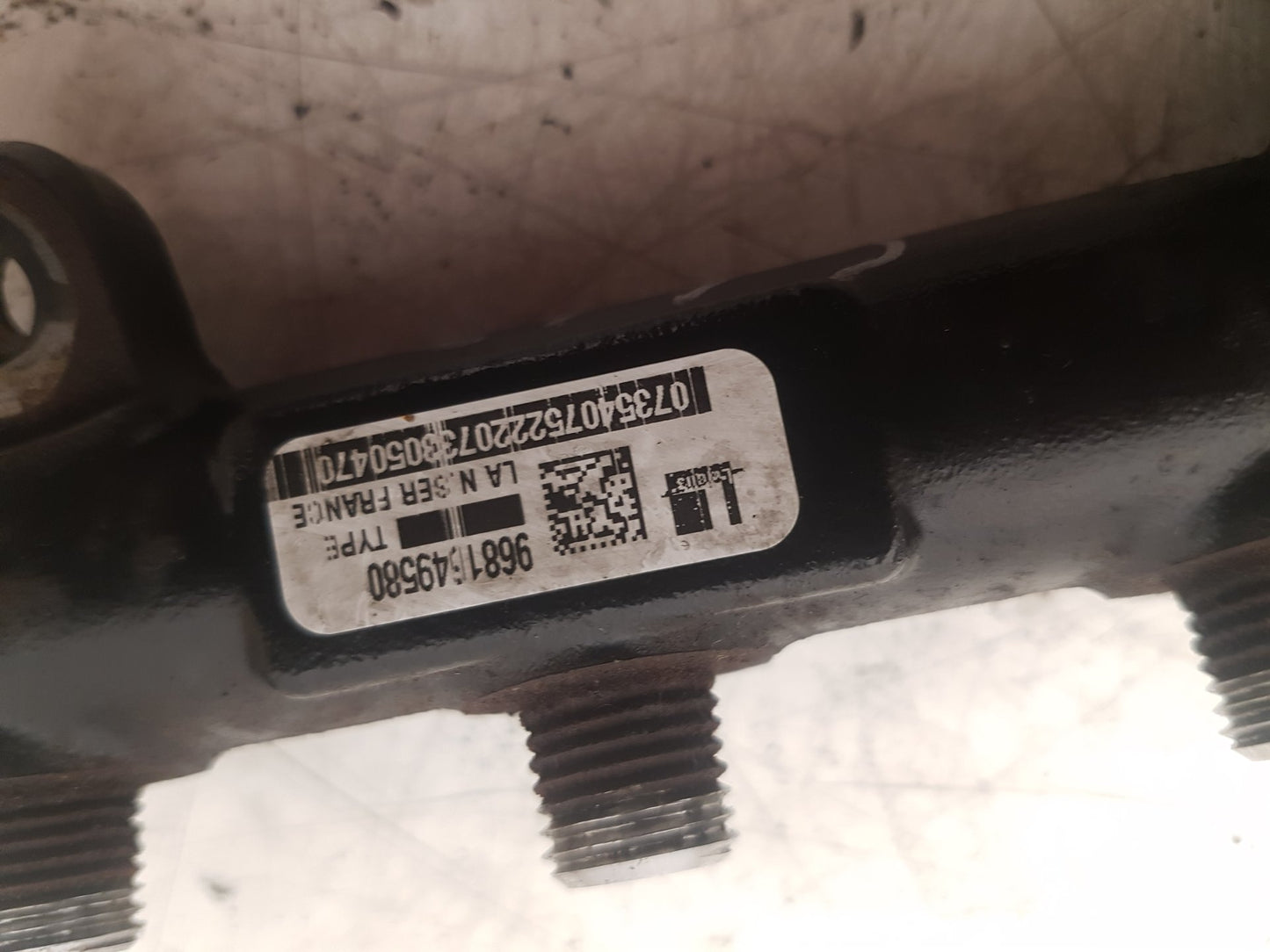 2006 - 2012 Volvo C30 Hatchback Injection Rail