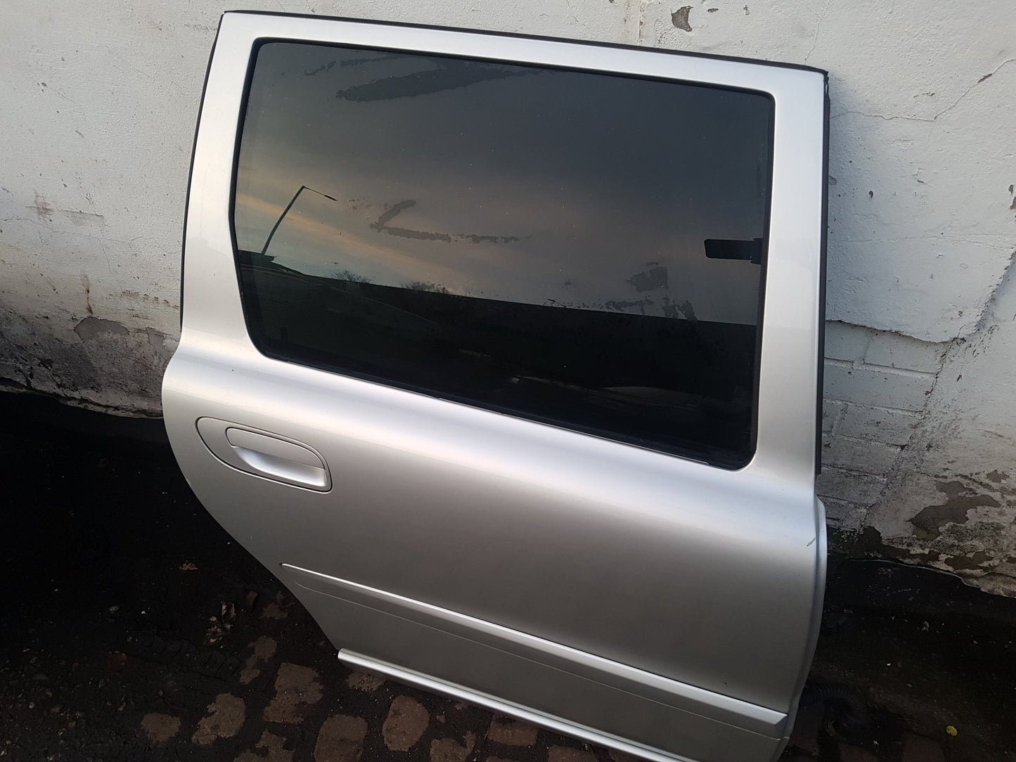 2007 Volvo V70 Estate DOOR - (REAR DRIVER SIDE) 30649494