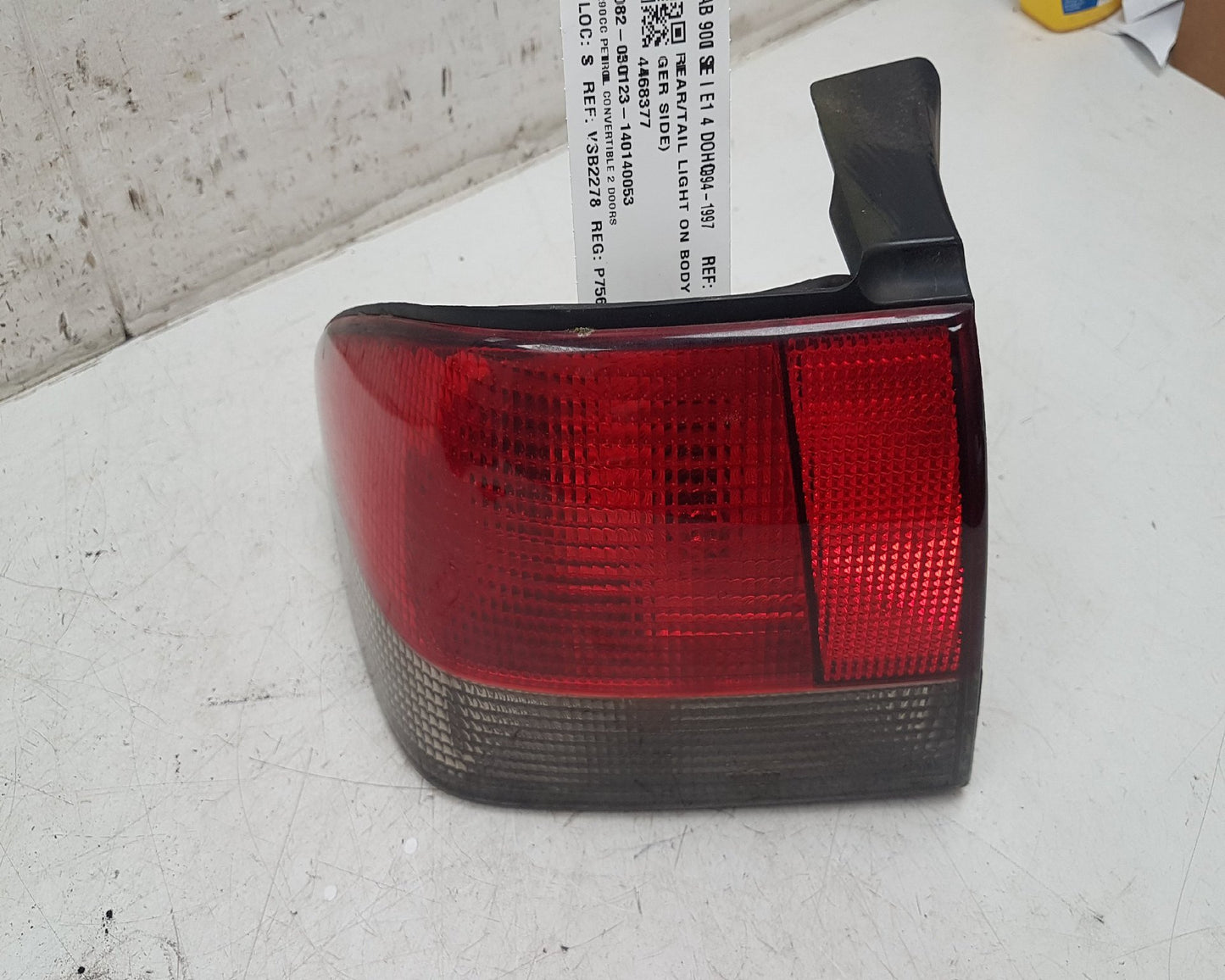 1994 - 1997 Saab 900 Convertible Left Taillight 4468377
