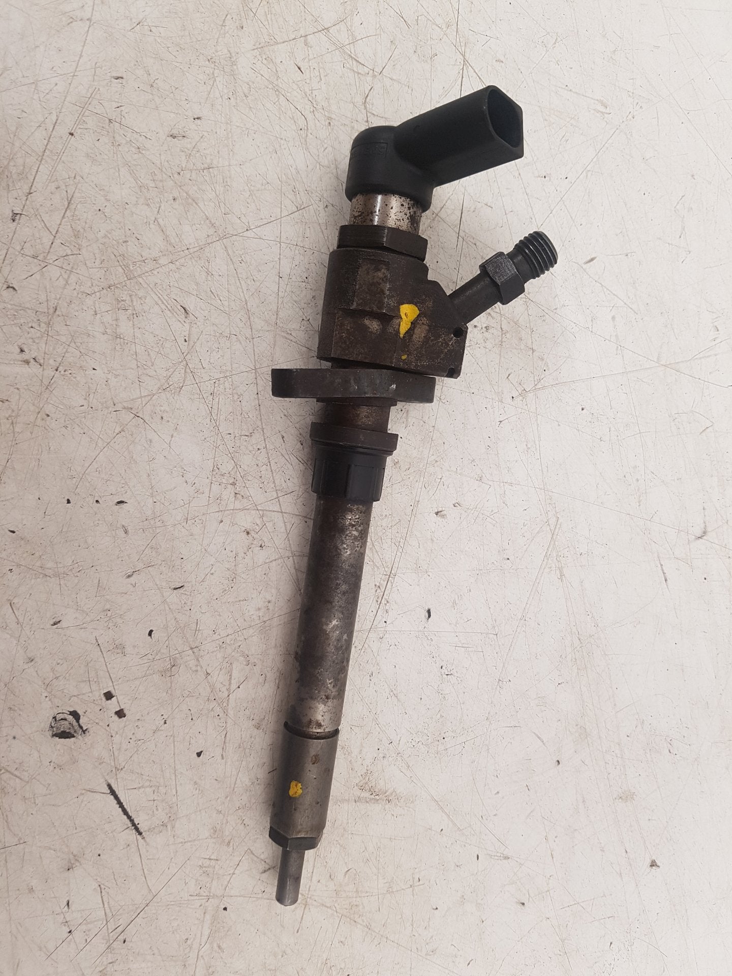2006 - 2010 Volvo C70 Fuel Injector 9657144580