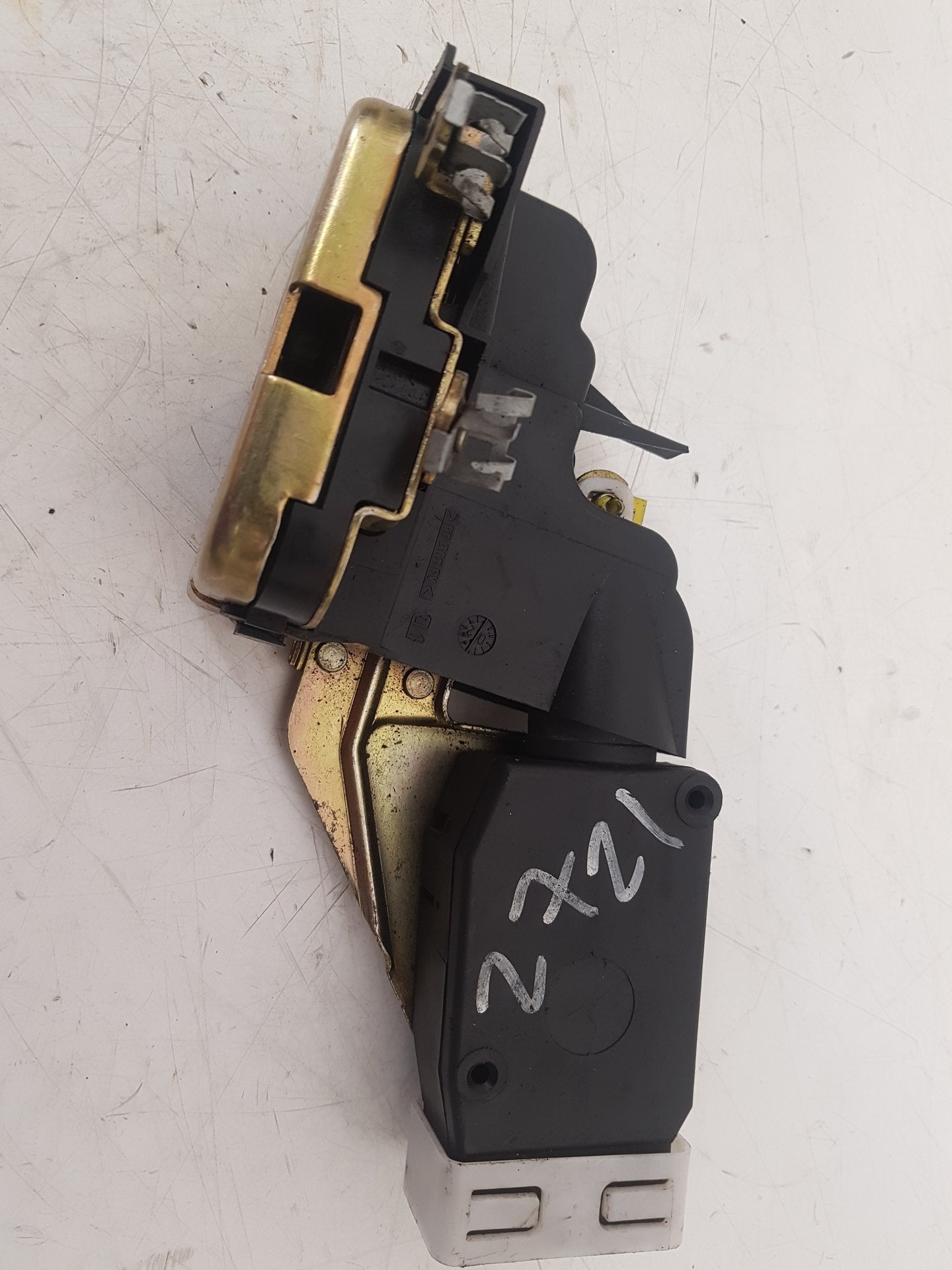 2000-2004 Volvo V40 Front Right Driver Side Door Lock Actuator
