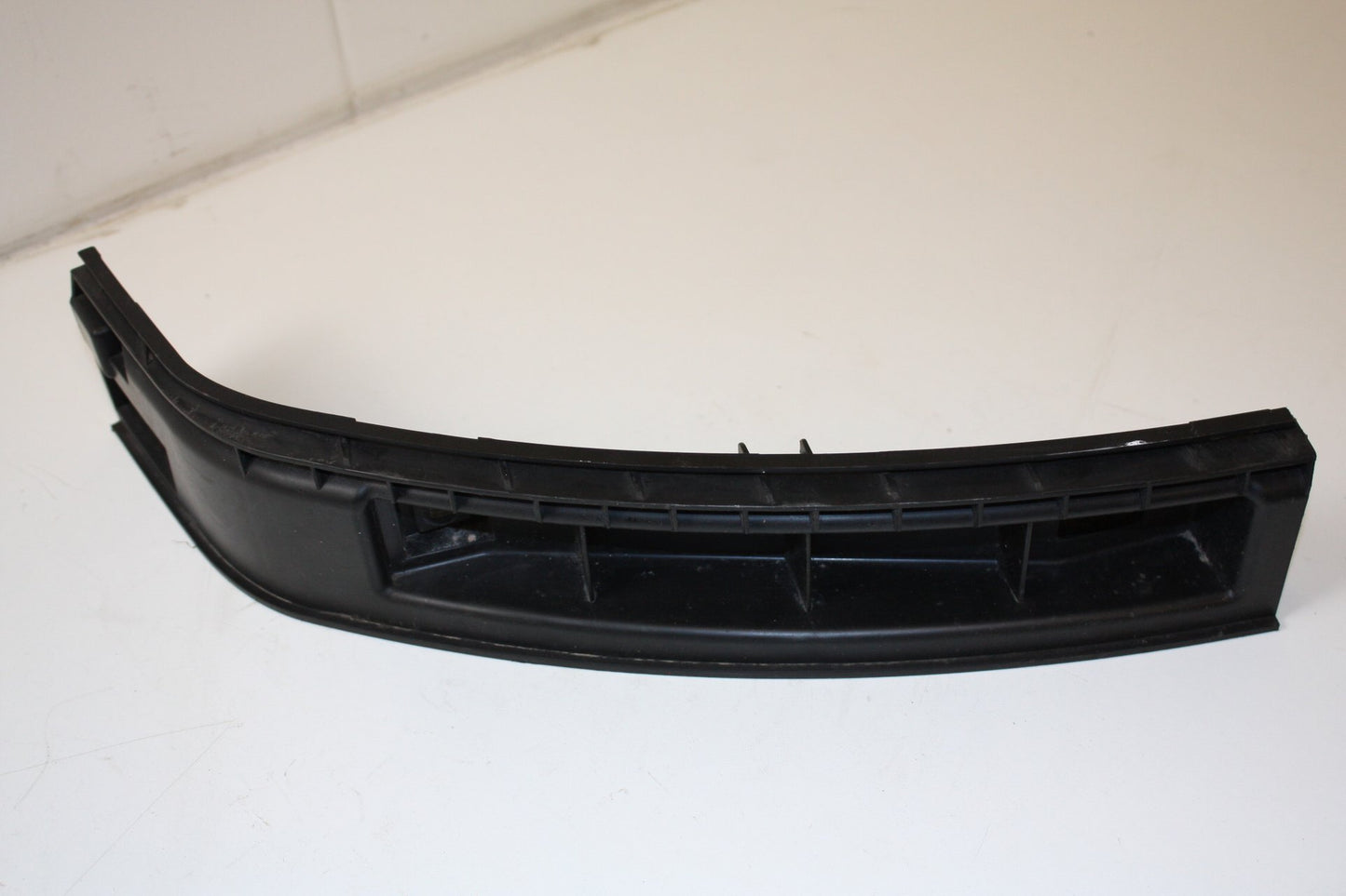 2006 - 2014 Volvo S80 BUMPER BRACKET UPPER (PASSENGER SIDE REAR) 30655124