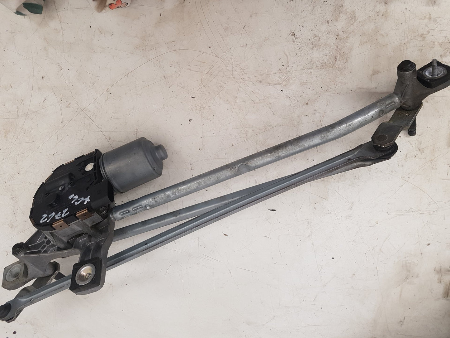 2008 - 2013 Volvo XC60 I 156 Estate WIPER MOTOR (FRONT) & LINKAGE 31333455