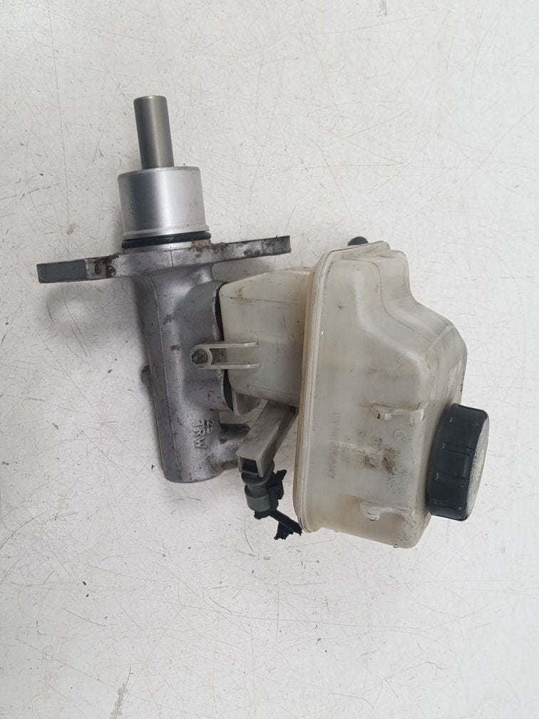 2005 - 2015 Saab 9-3 Estate Brake Master Cylinder 32067070