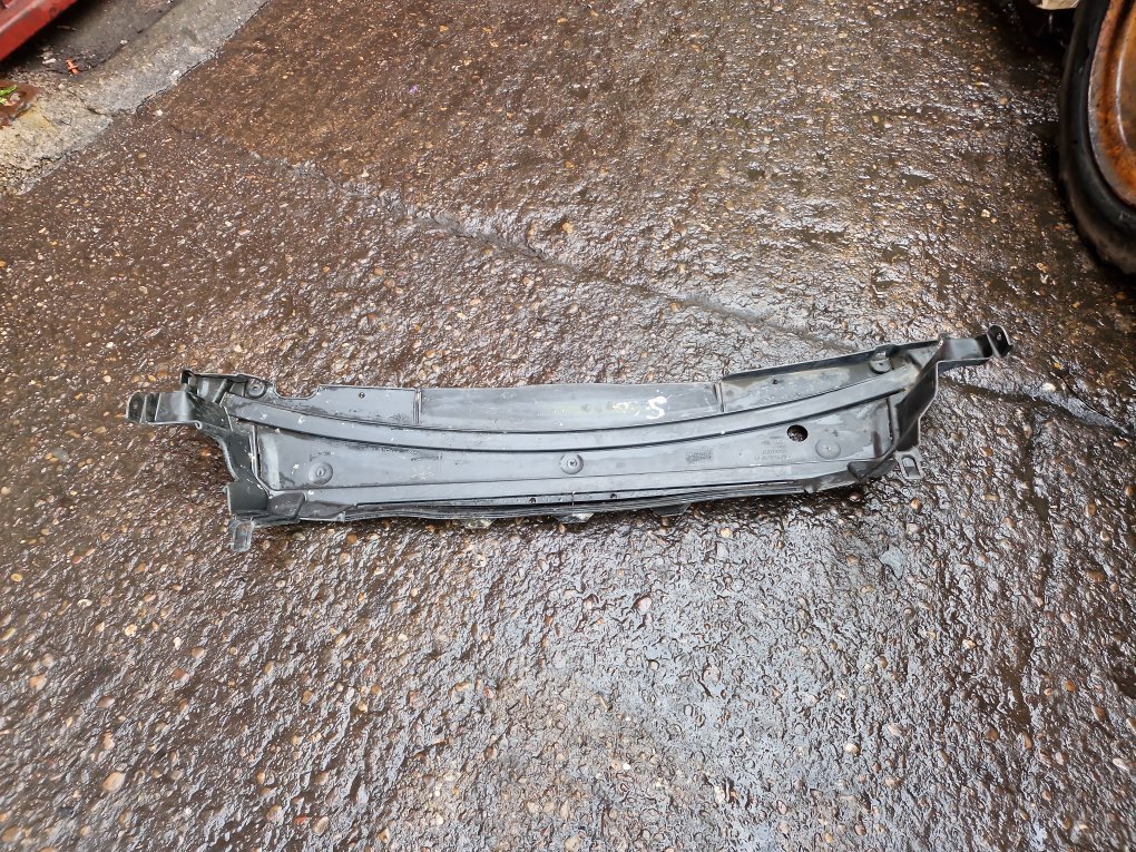 2005 - 2010 Volvo S60 Saloon Front Bumper Under Tray 9484067