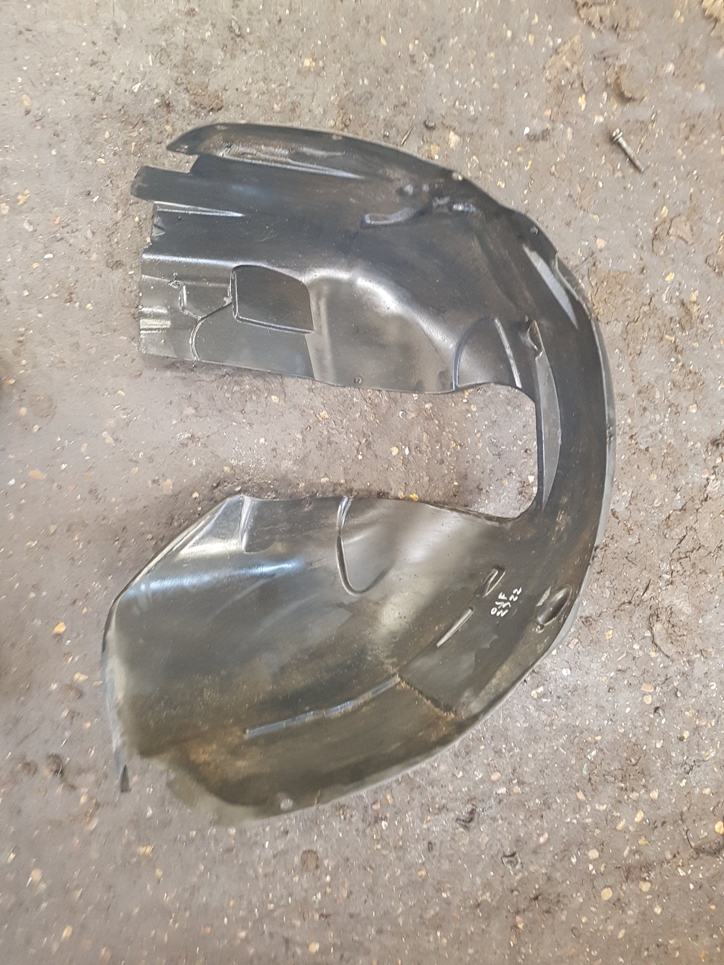 2006 - 2010 Volvo C70 Convertible Left Front Guard Liner 30787469