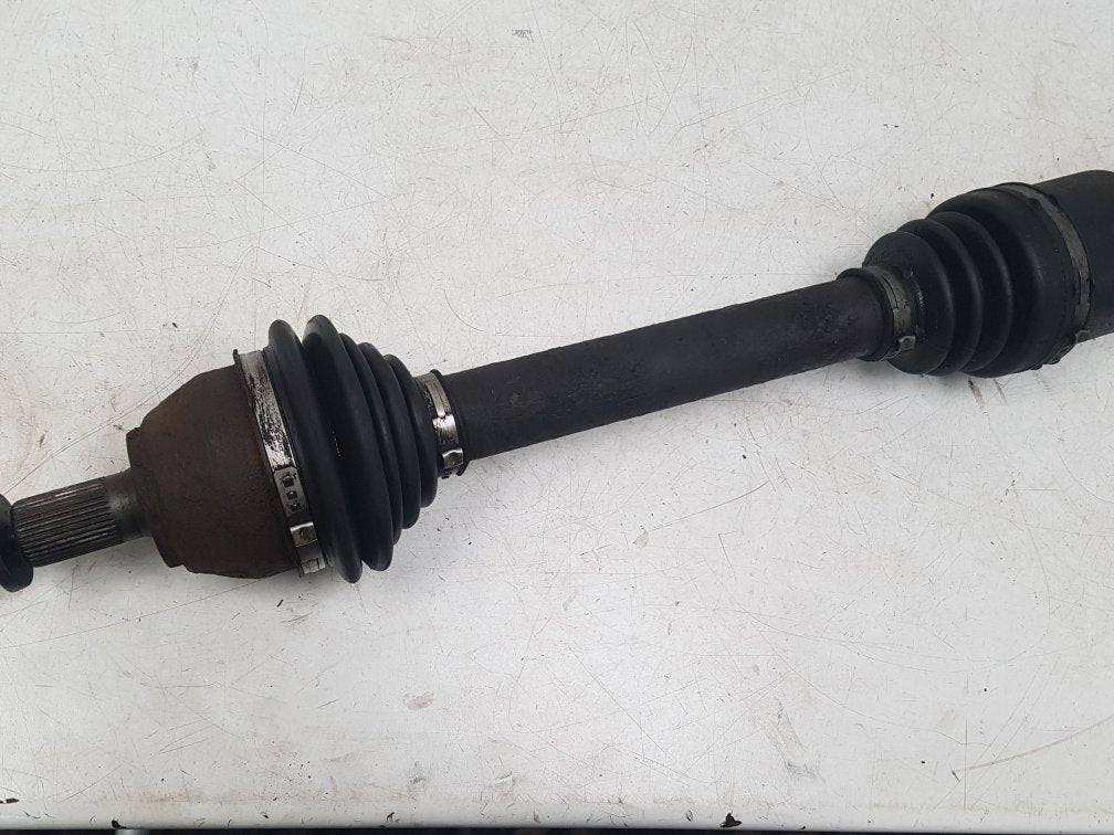 2005 - 2010 Volvo S40 Saloon Driveshaft (Manual) UK Drivers Side Front. 31256933