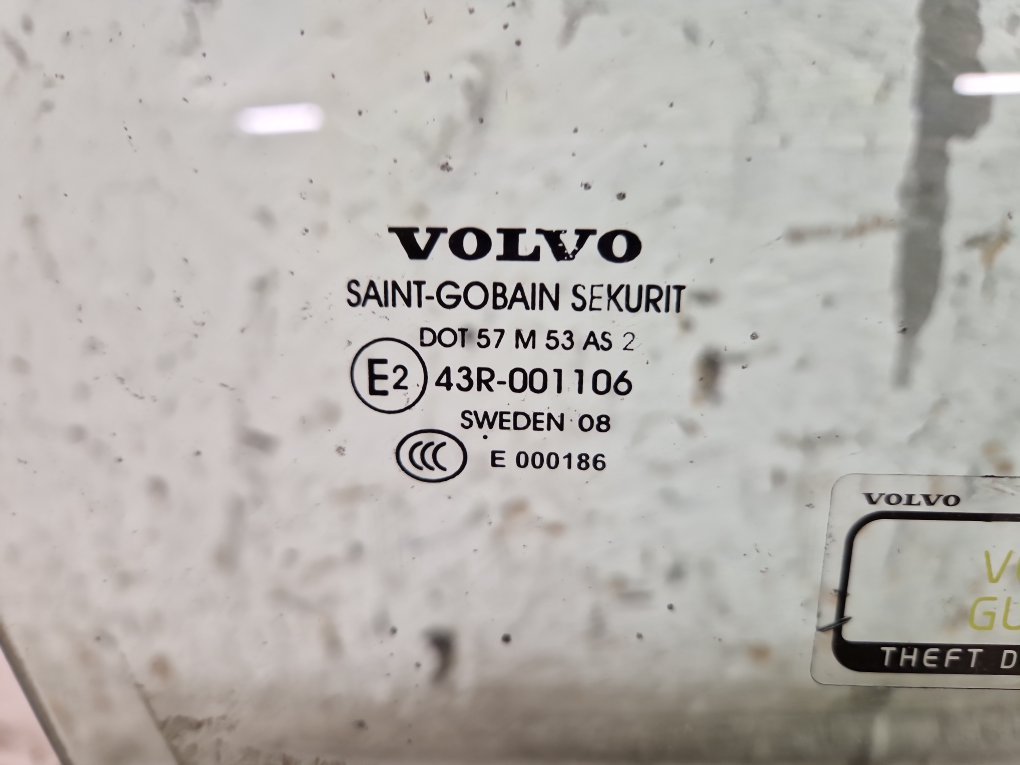 2008 - 2015 Volvo V70 Estate Right Front Door Window