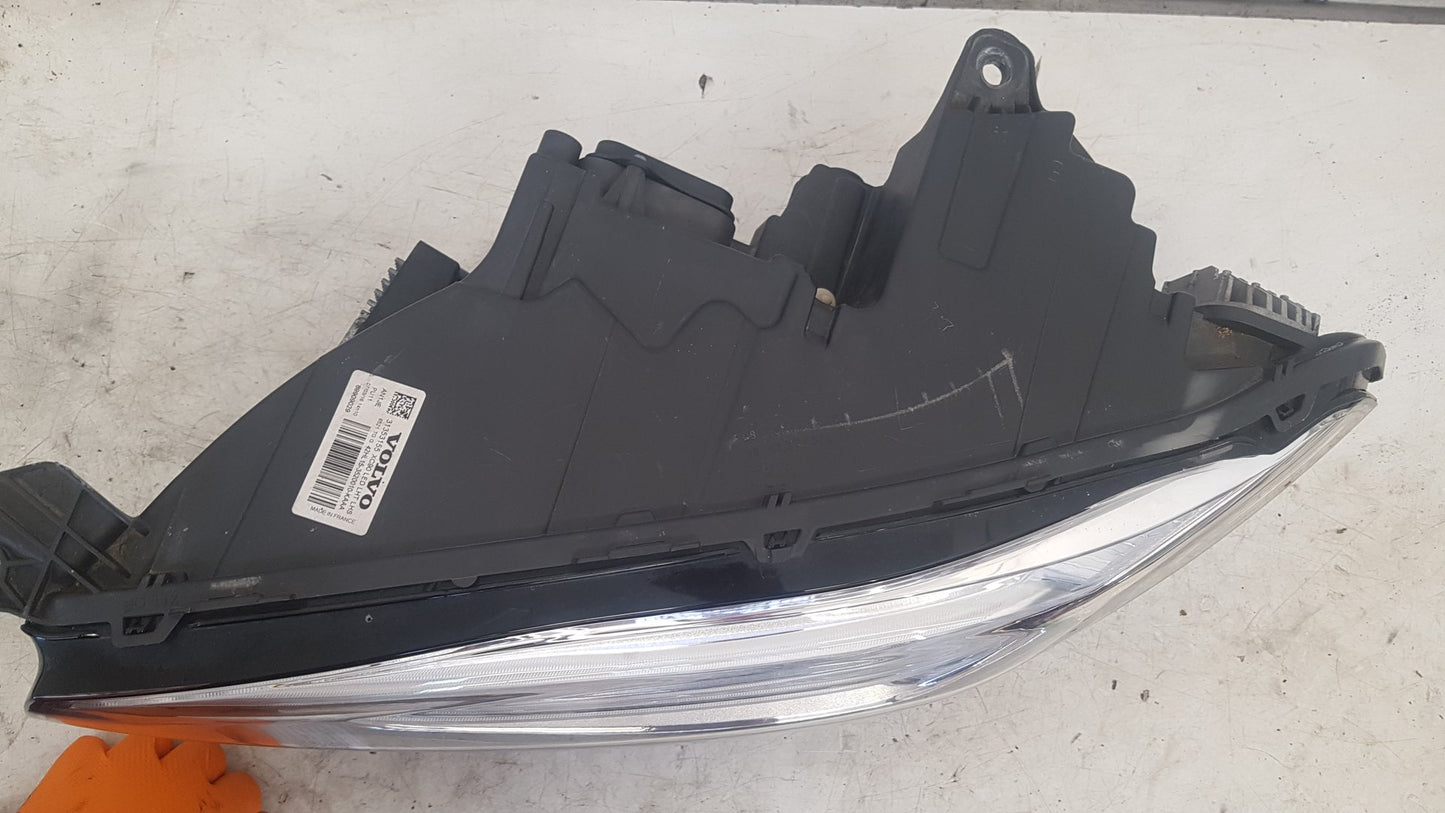 2016 Volvo XC90 II 256 YV1LFA48CG1082848- Left Headlight VRAC Grade A