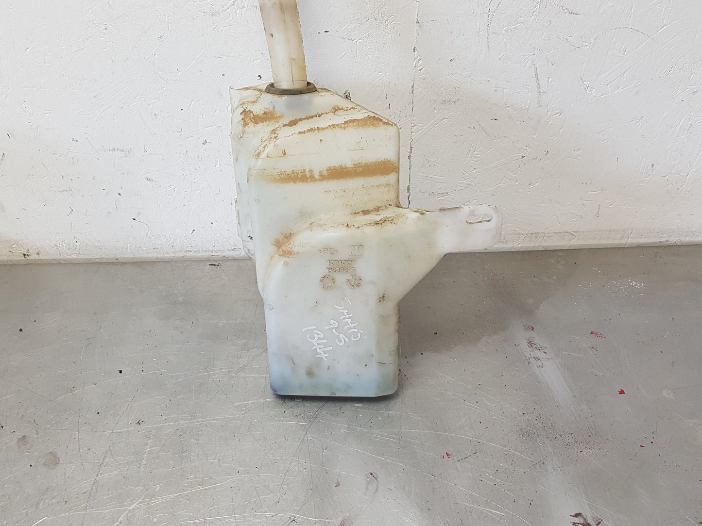 2010 - 2012 Saab 95 Saloon WASHER BOTTLE & MOTOR 13250356