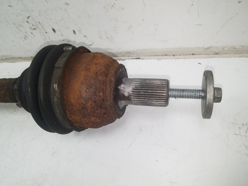 2004 - 2010 Volvo C30 Hatchback Left Front Drive Axle 36001355