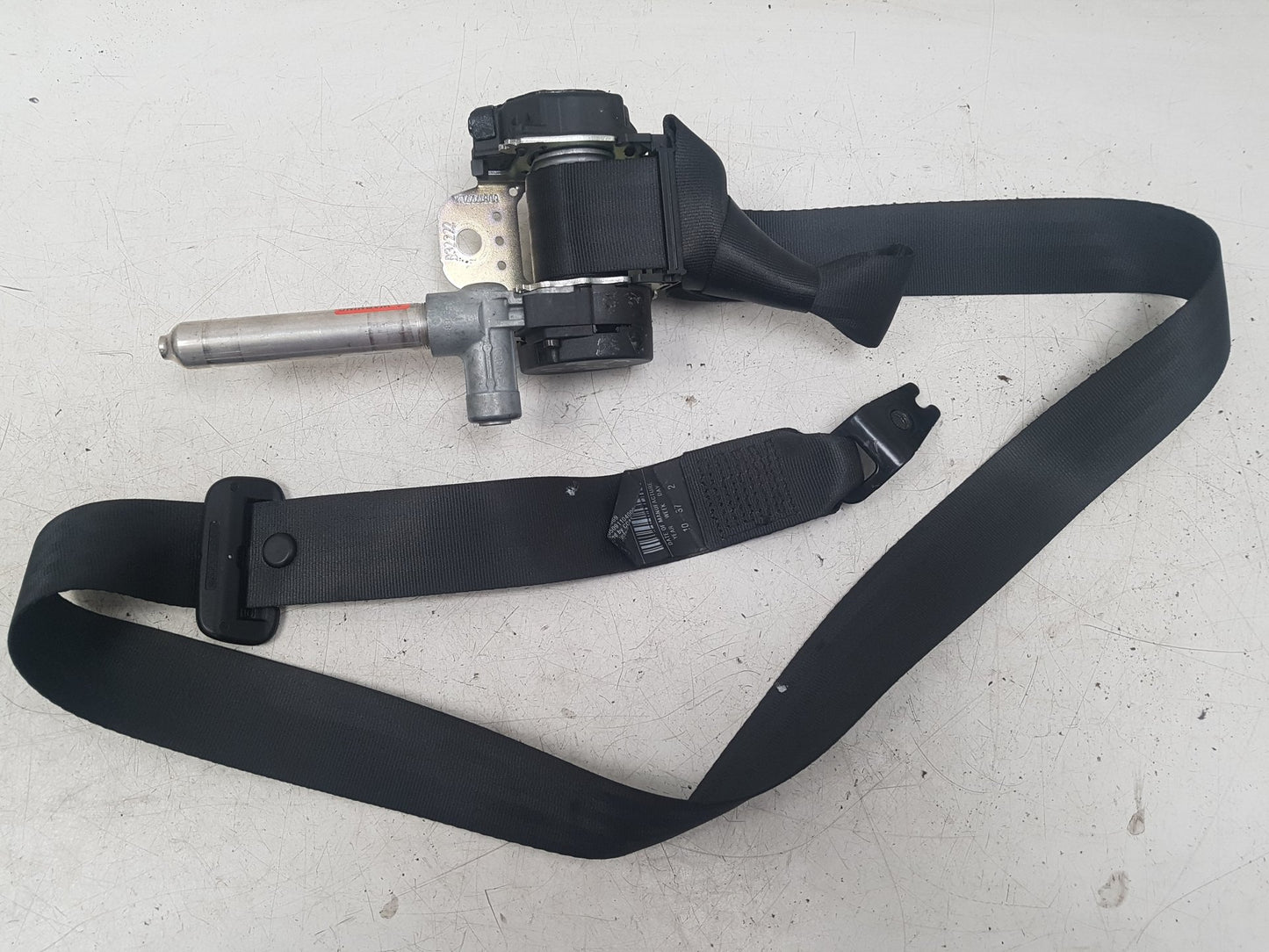 2010 - 2016 Volvo S80 Saloon SEAT BELT - CENTRE REAR 39808363