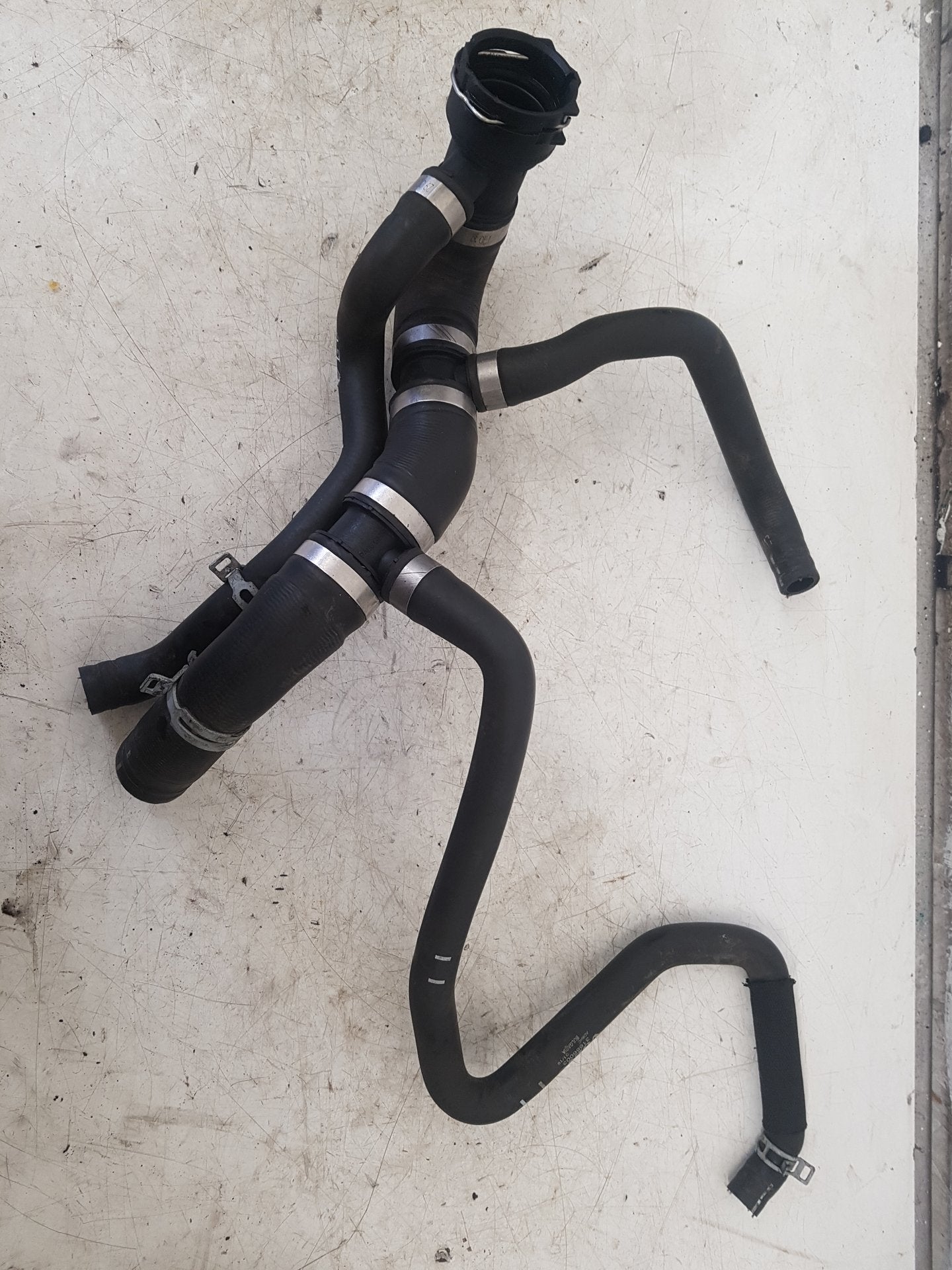 2017 - 2026 Volvo V60 II 225 Estate RADIATOR HOSE 31686003
