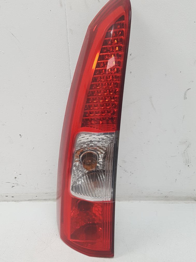 2005-2008 Volvo V70 Estate Rear Tail Light Upper Passenger Side 9483688