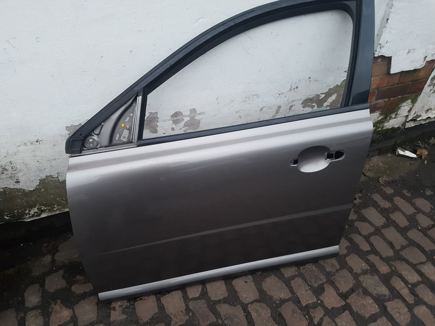 2008 - 2011 Volvo V70 Estate DOOR - BARE (FRONT PASSENGER SIDE)
