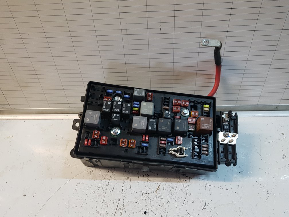 2010 - 2012 Saab 95 Saloon Engine Fuse Box 13253551_02