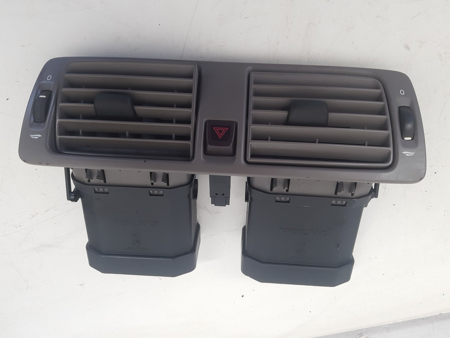 2005 Volvo V50 Dashboard Centre Front Air Vent Grey 1.8 Petrol Estate
