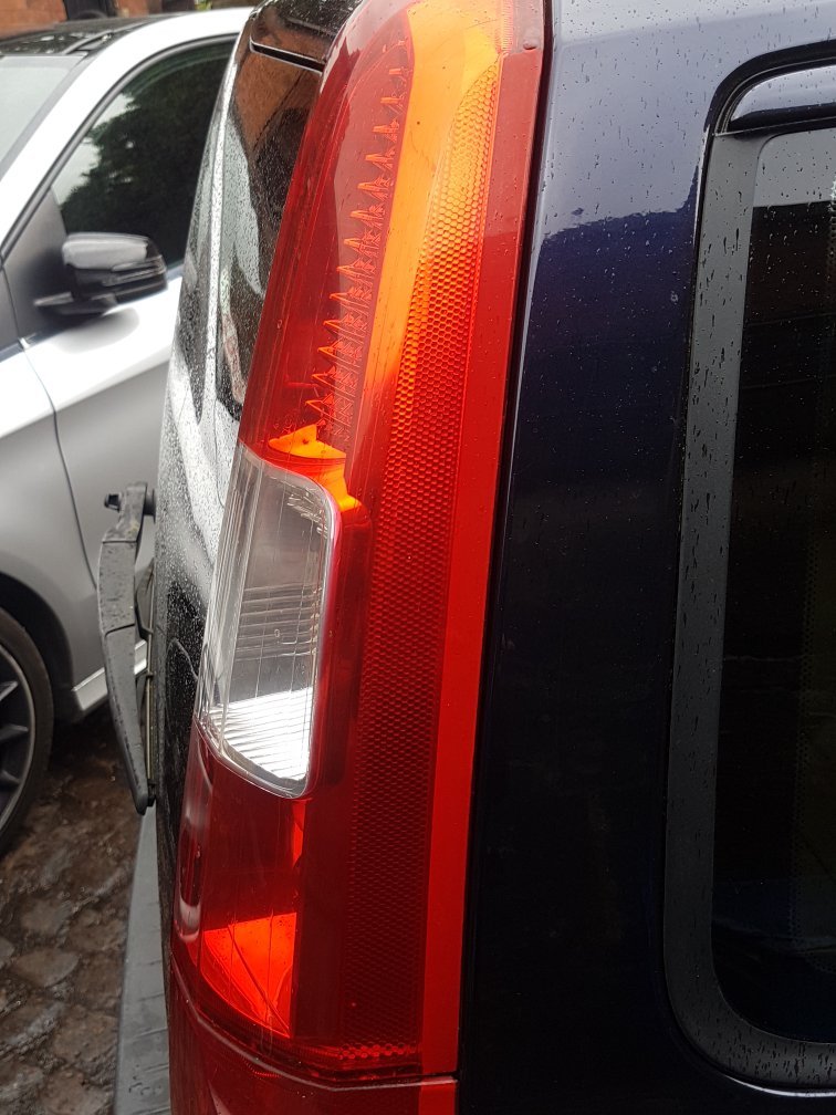 2004 - 2007 Volvo V70 Estate REAR/TAIL LIGHT UPPER (DRIVER SIDE) 30655375