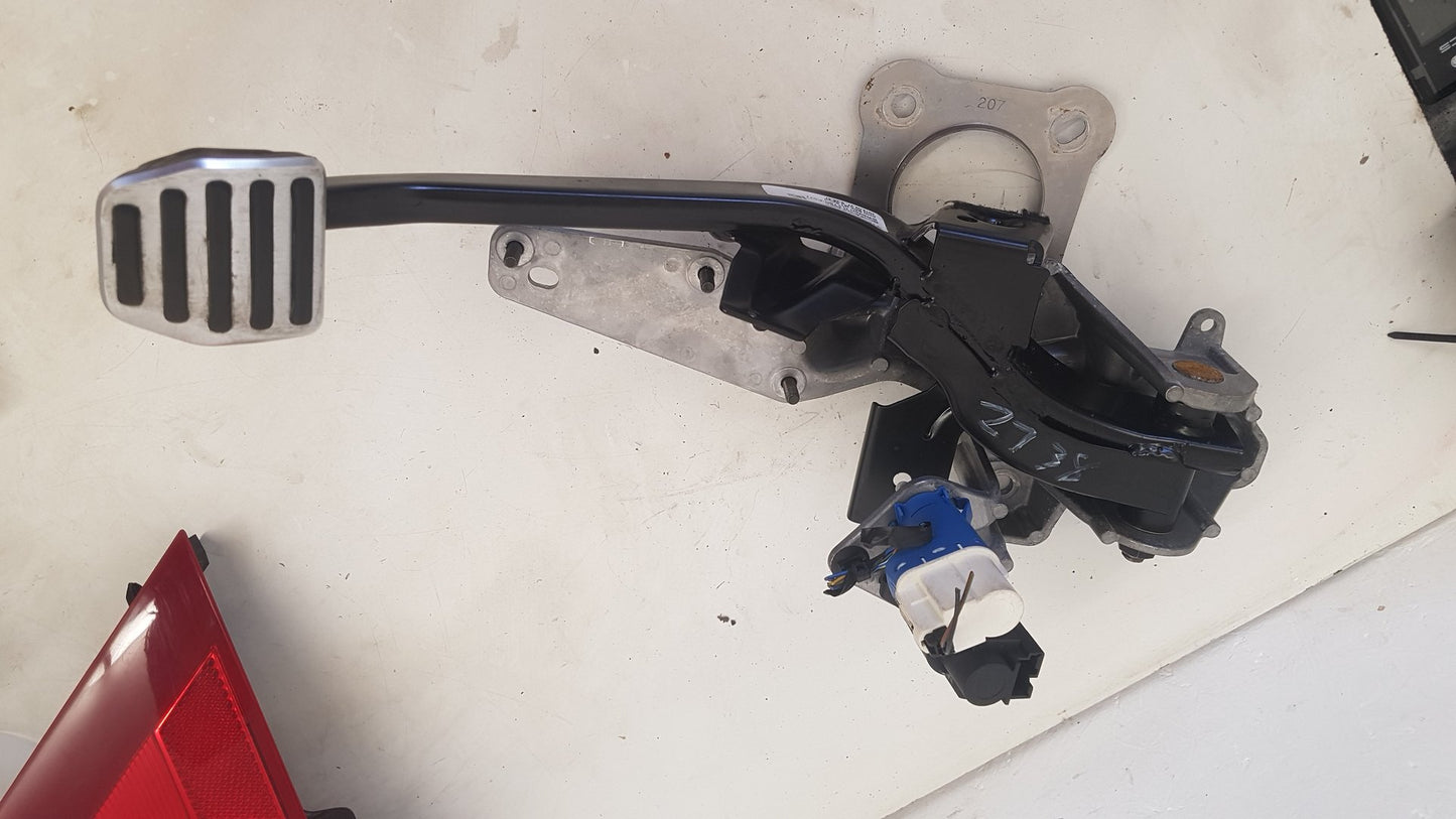 2009 - 2013 Volvo V60 Estate Brake Pedal 31290373
