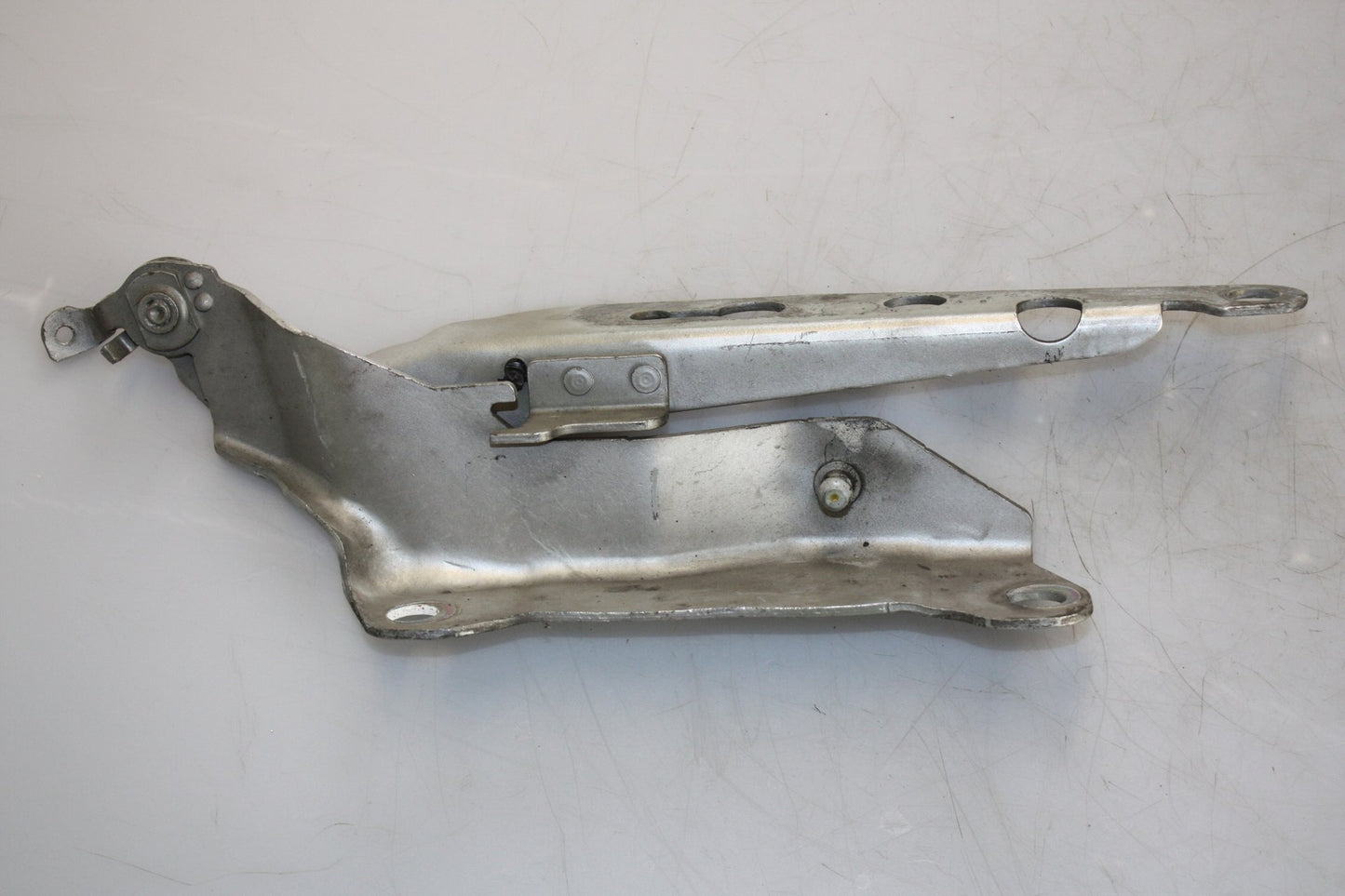 2003 - 2014 Volvo XC90 Right Bonnet Hinge 30716883