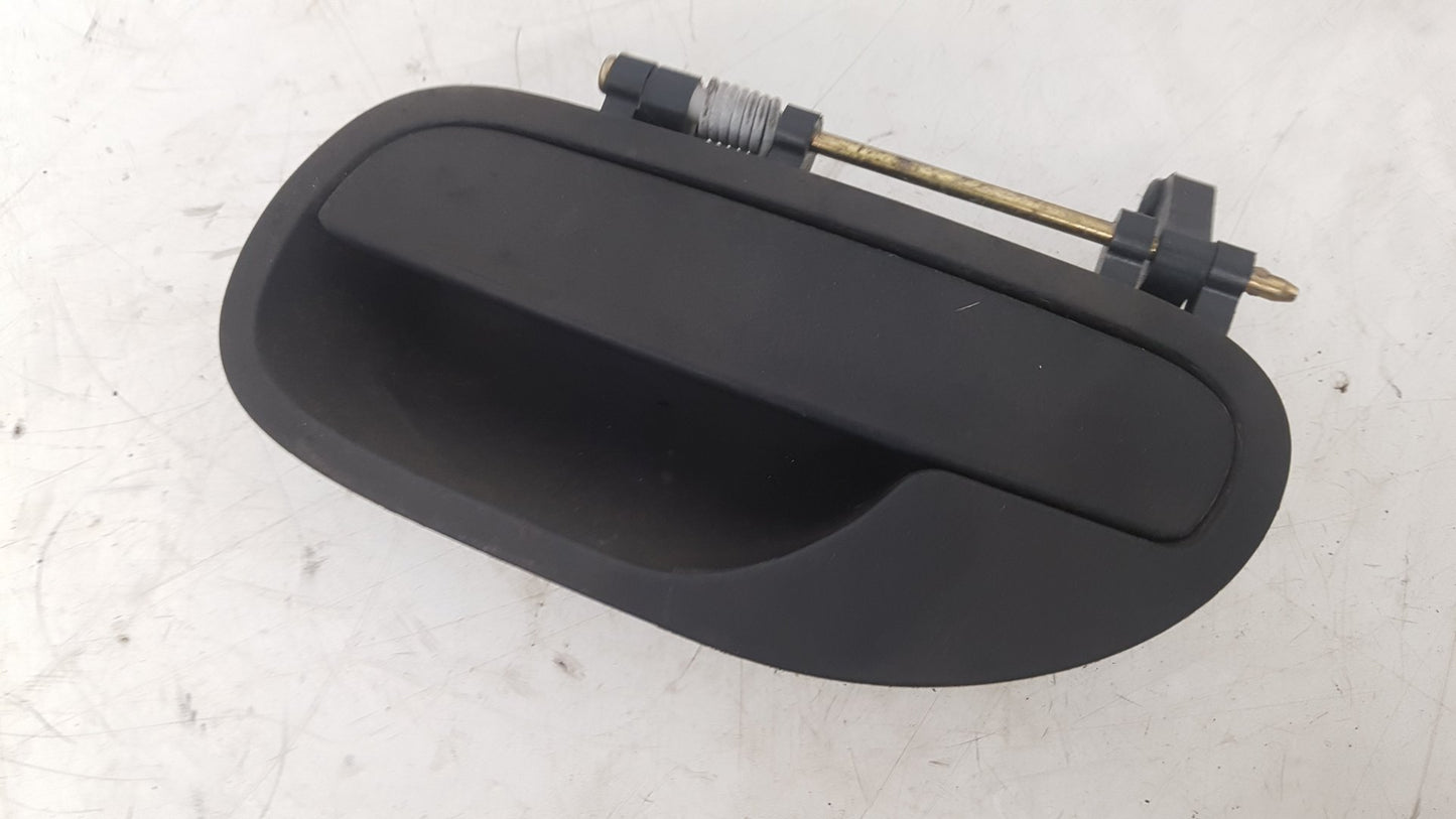 2000 - 2004 Volvo V40 Estate DOOR HANDLE - EXTERIOR (FRONT PASSENGER SIDE)