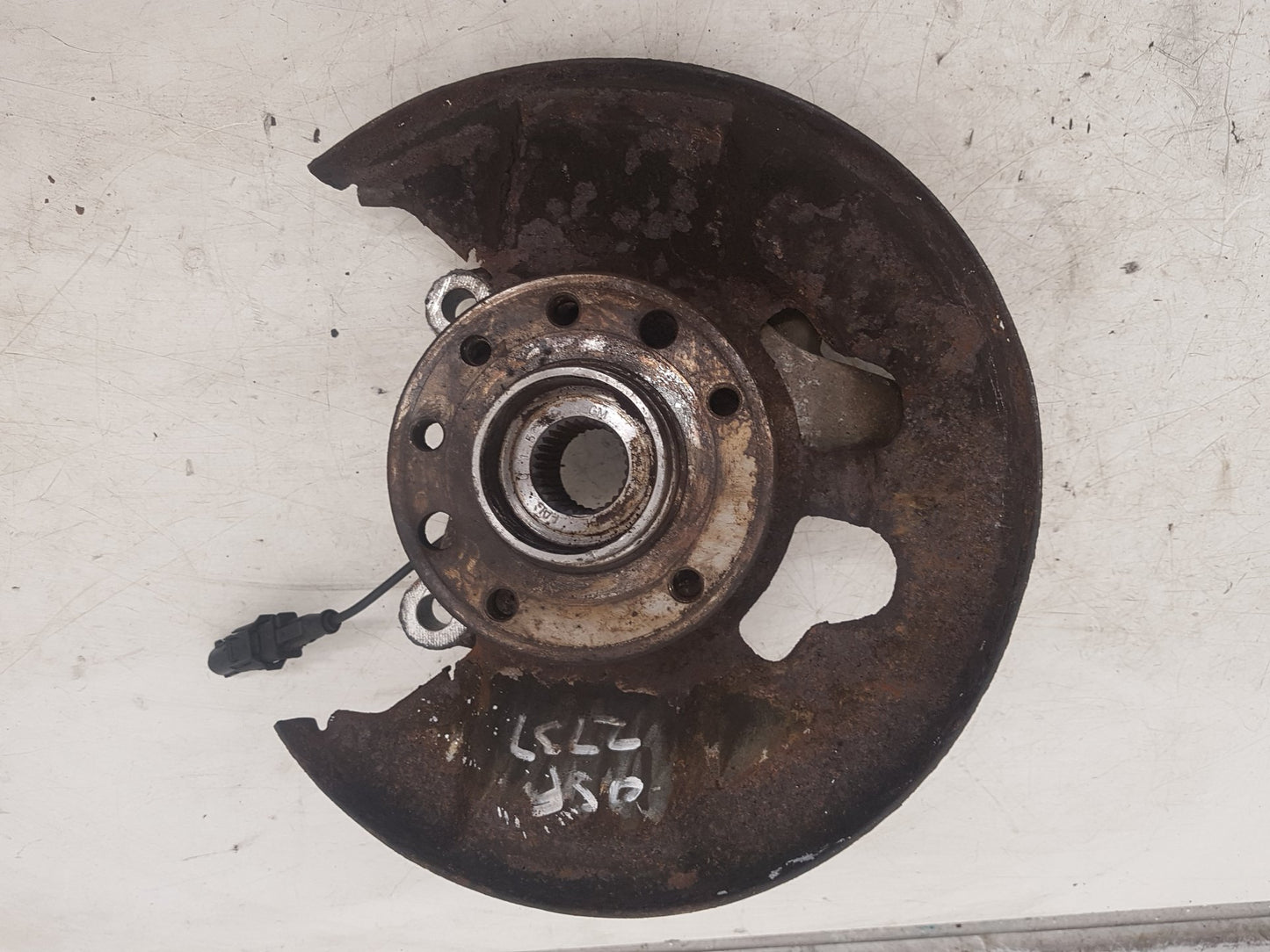 2005 - 2015 Saab 9-3 Estate Right Front Hub Assembly 13224416