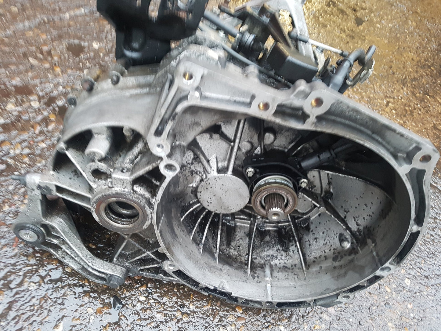 2006 - 2012 Volvo C30 Hatchback Manual Gearbox 31259888