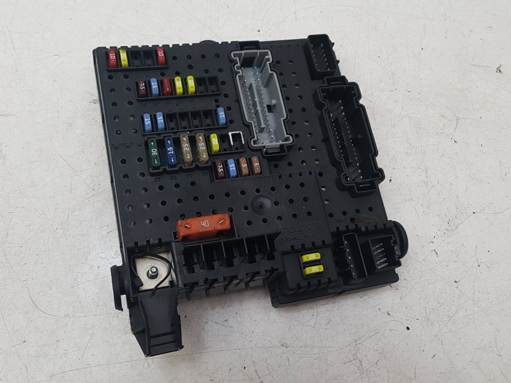 2002 - 2006 Volvo XC90 Estate FUSE BOX (BODY ECU)(REAR ELECTRONIC MODULE) 30728273