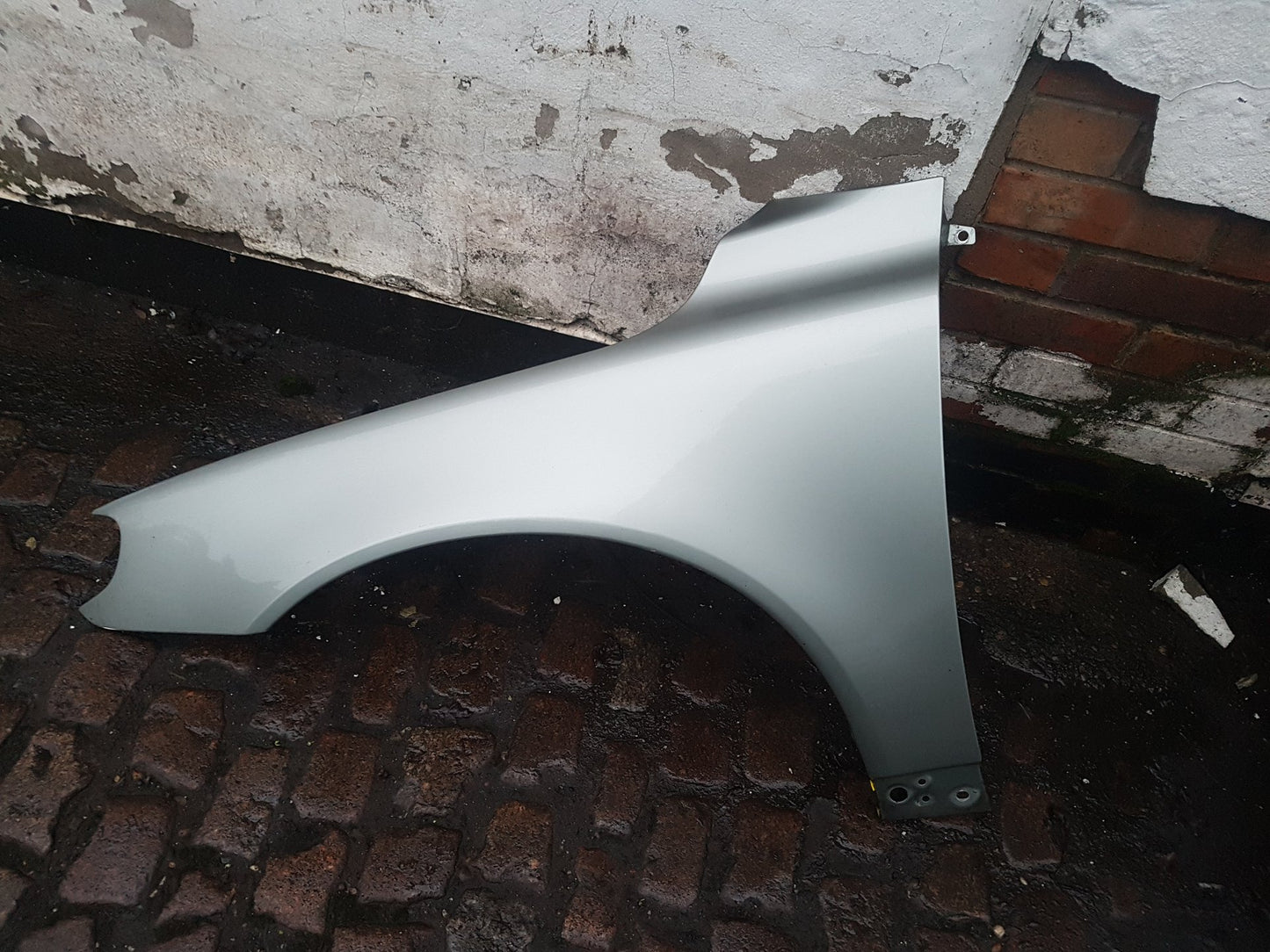2008-2011 Volvo V70 Estate Left Front Wing Willow Green Pearlescent