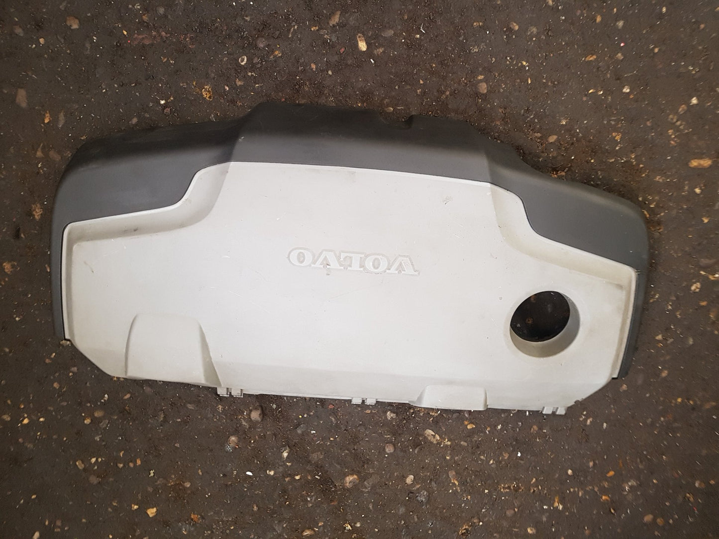 2000 - 2007 Volvo XC70 Estate Engine Cover 30757158