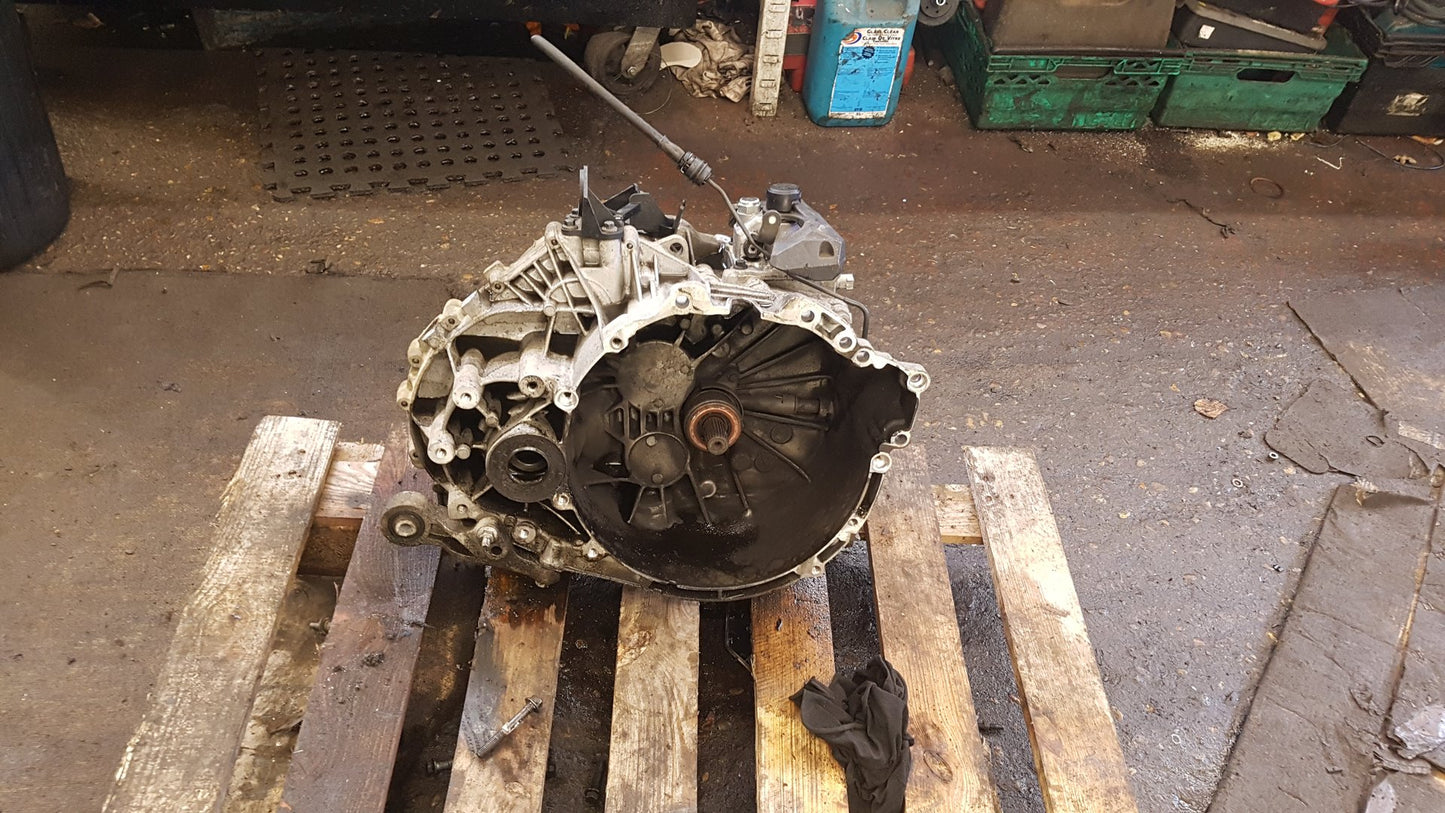 2012 - 2017 Volvo V40 Hatchback Manual Gearbox 1285236