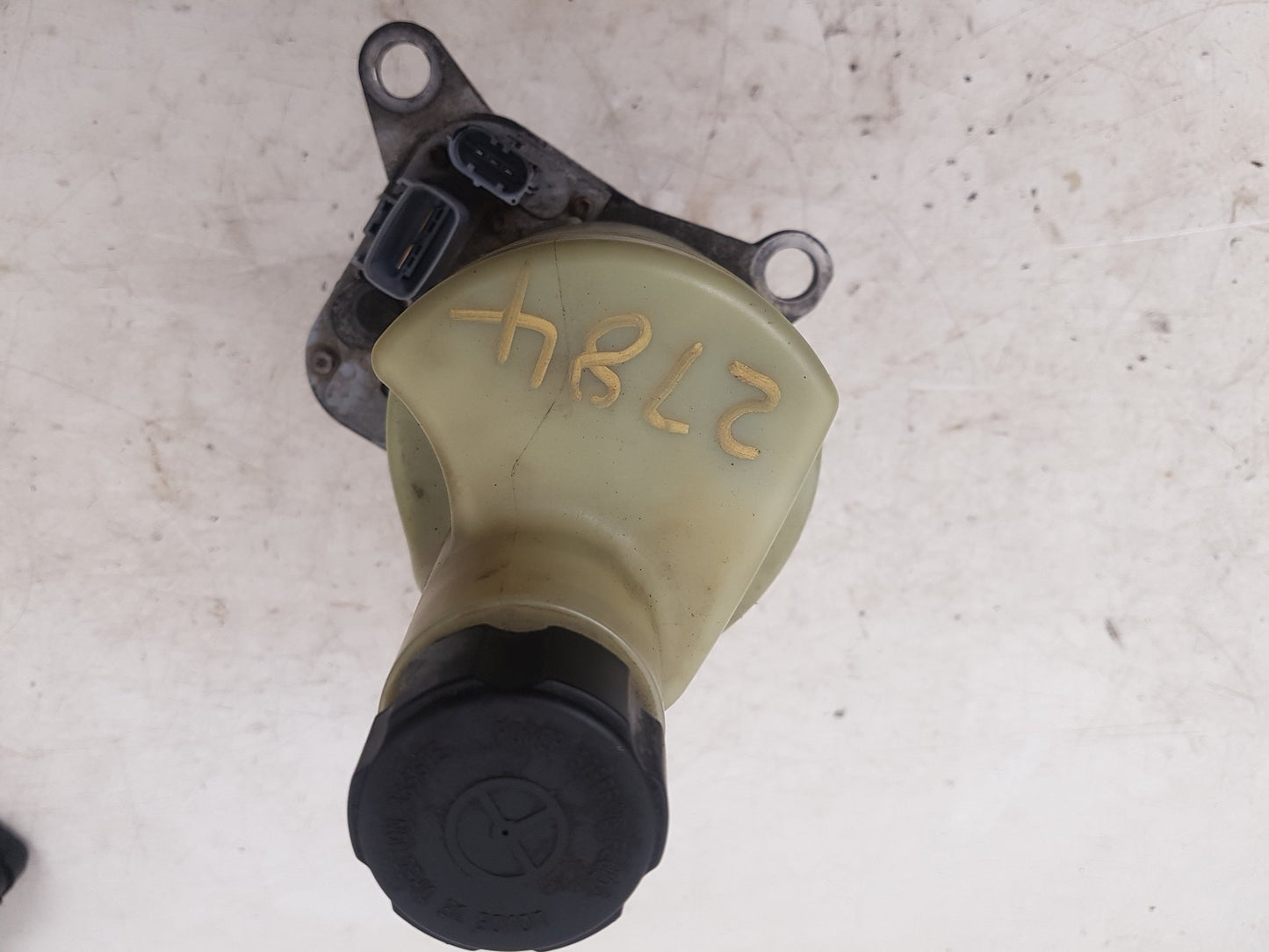 2006 - 2012 Volvo C30 Hatchback Power Steering Pump 31302196