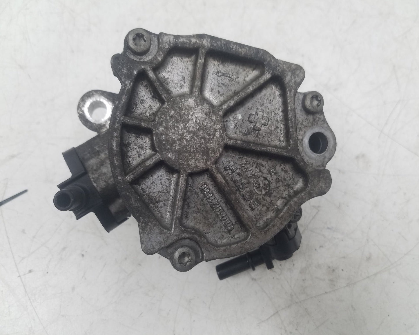 2012 - 2016 Volvo V40 Hatchback Vacuum/Air Pump 9804021880