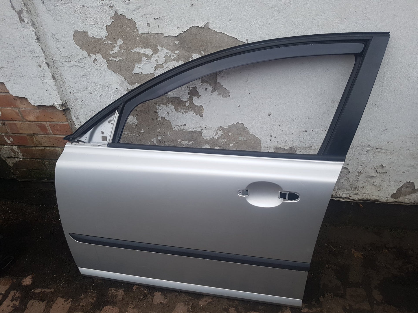 2004 - 2010 Volvo V50 Estate DOOR - BARE (FRONT PASSENGER SIDE)