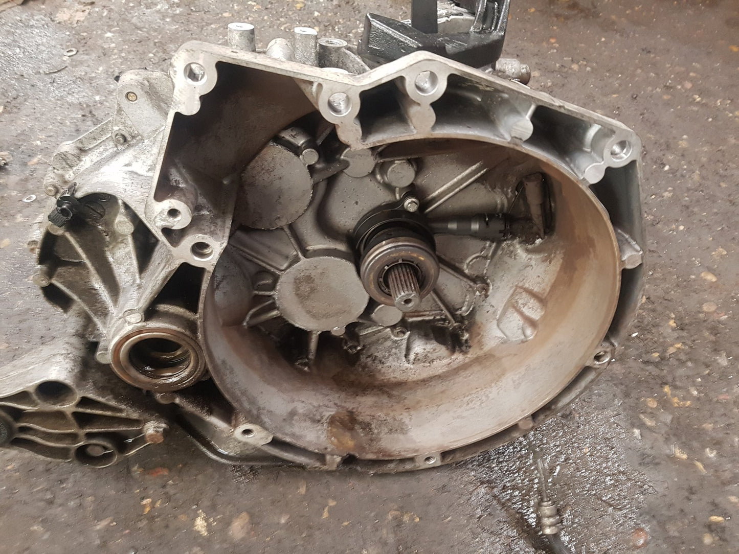 2013 - 2016 Volvo V40 III 525 Hatchback Manual Gearbox 1285218
