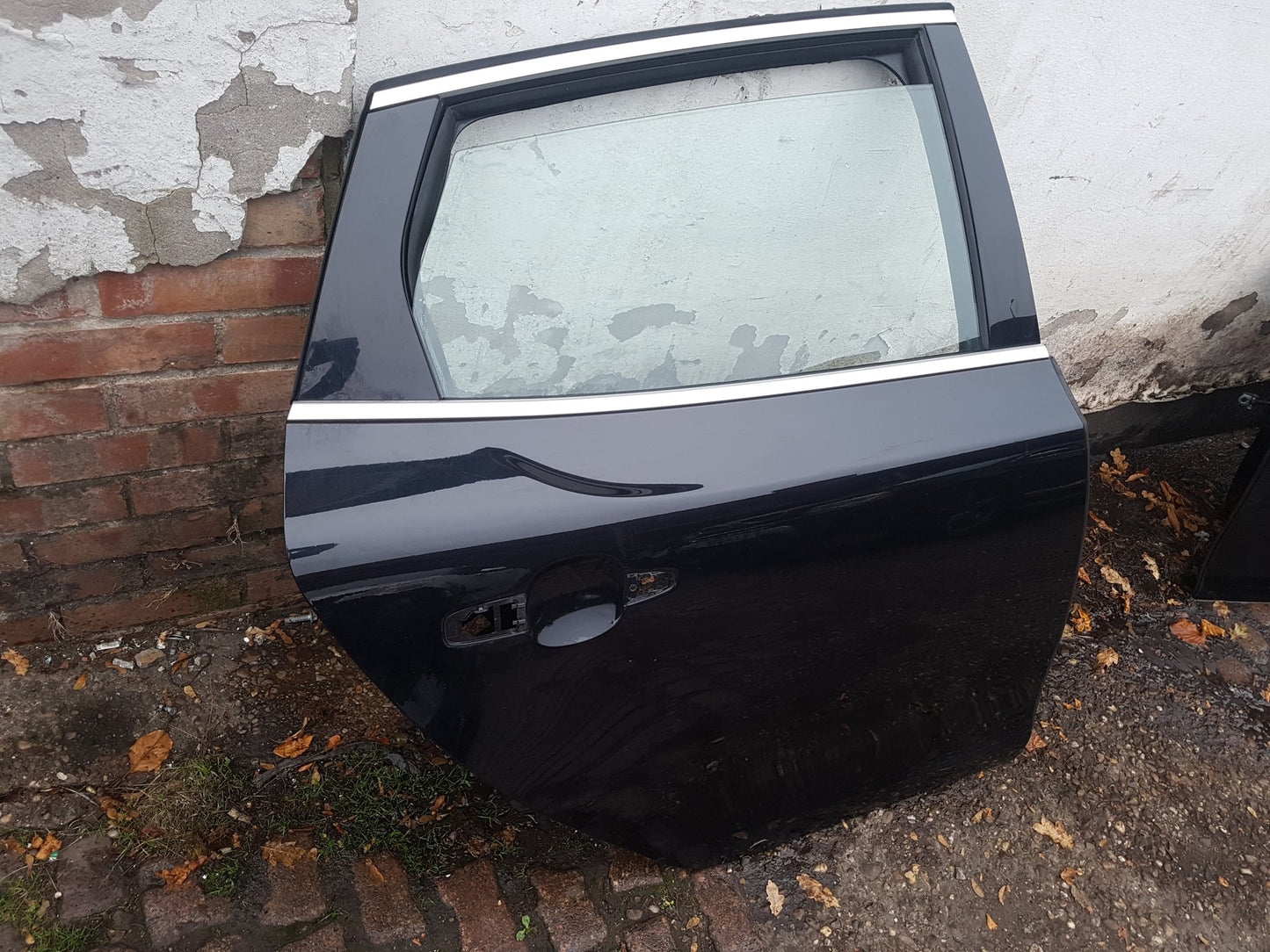 2012 - 2015 Volvo V40 Hatchback DOOR - (REAR DRIVER SIDE) 32351000